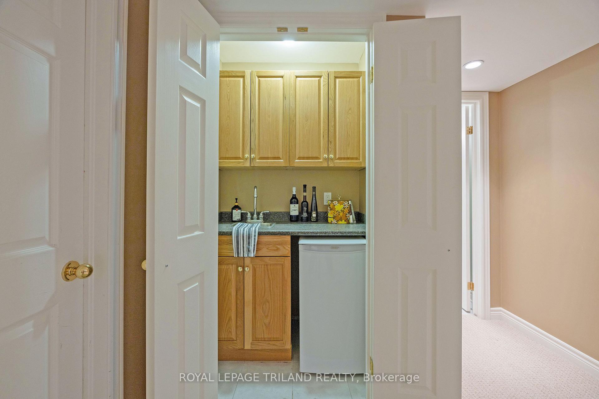 Photo 36 of Unit 10, 575 McGarrell Place, London, North R — HOMEH