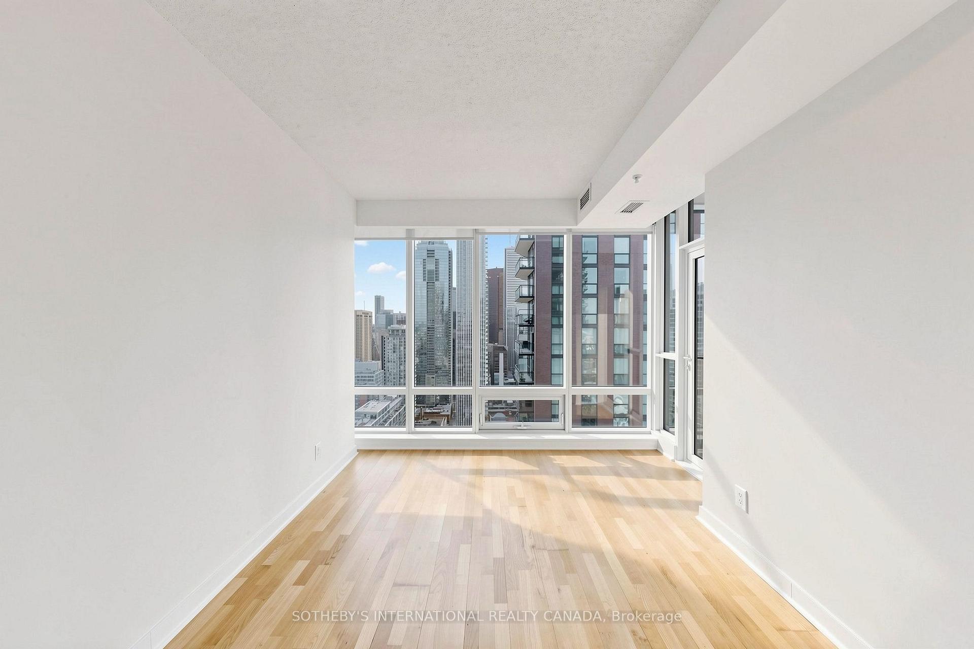 Photo 4 of Unit 3906, 295 Adelaide Street W, Toronto, Waterfront Communities — HOMEH