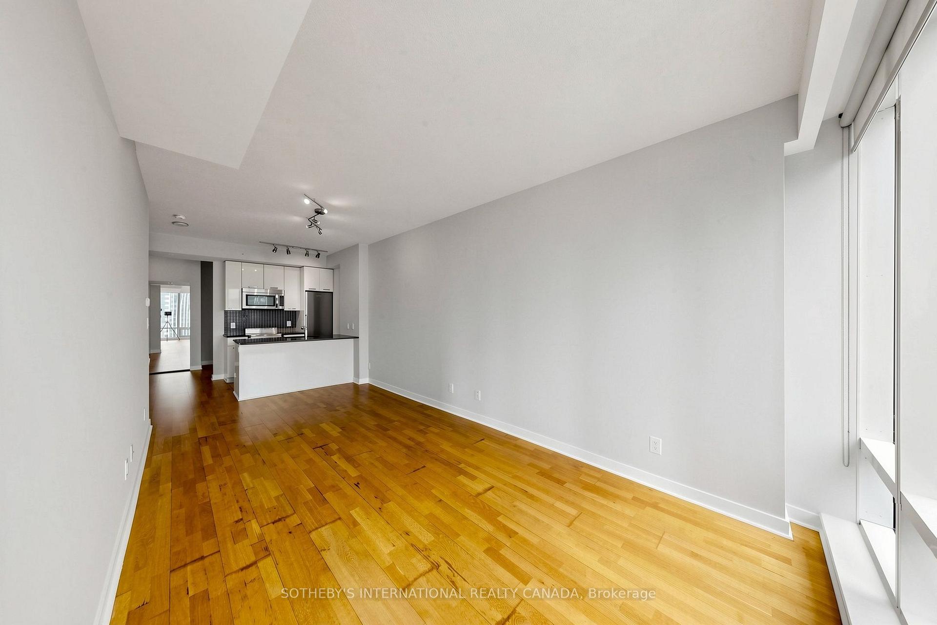 Photo 9 of Unit 3906, 295 Adelaide Street W, Toronto, Waterfront Communities — HOMEH