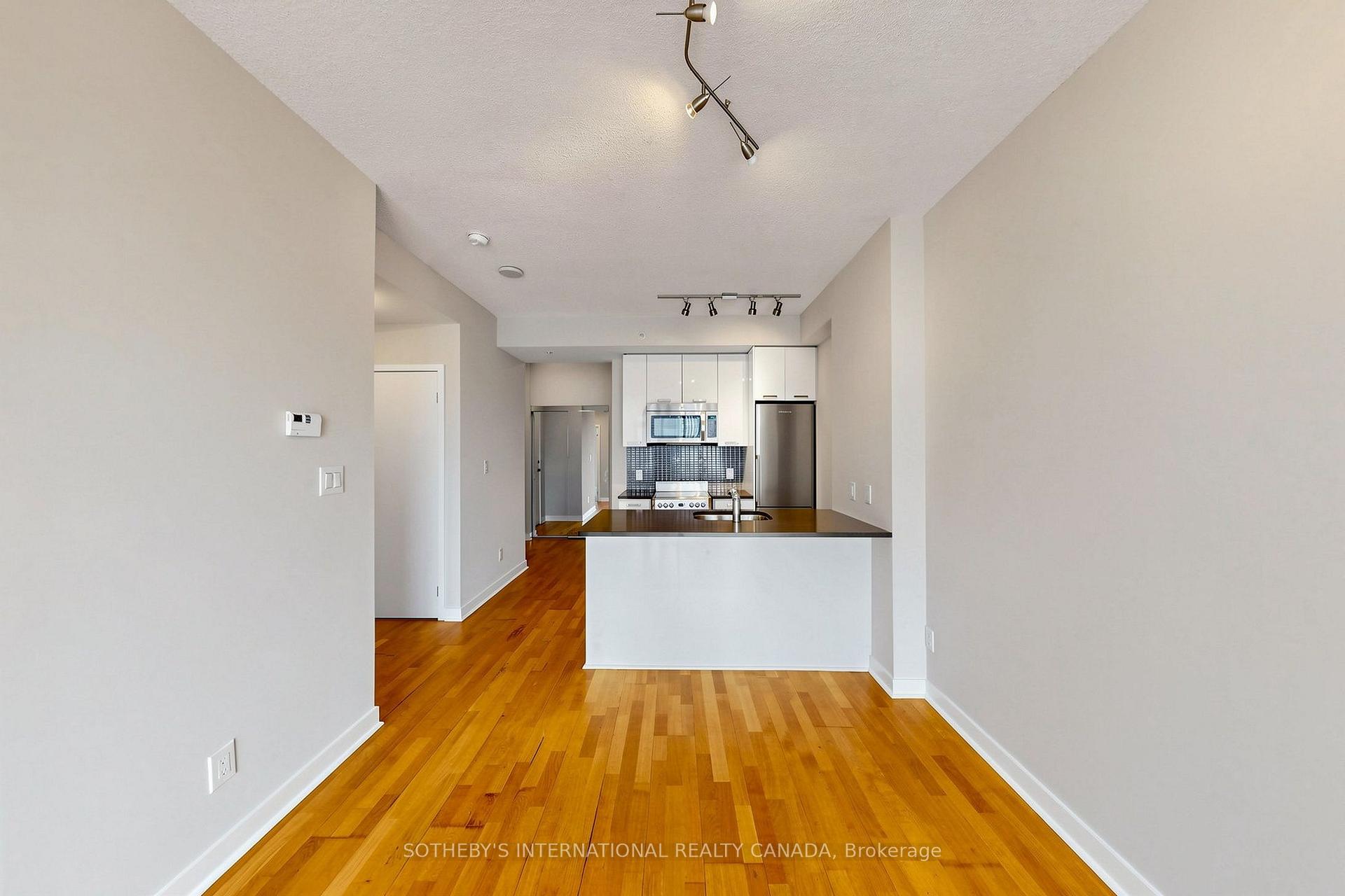 Photo 10 of Unit 3906, 295 Adelaide Street W, Toronto, Waterfront Communities — HOMEH
