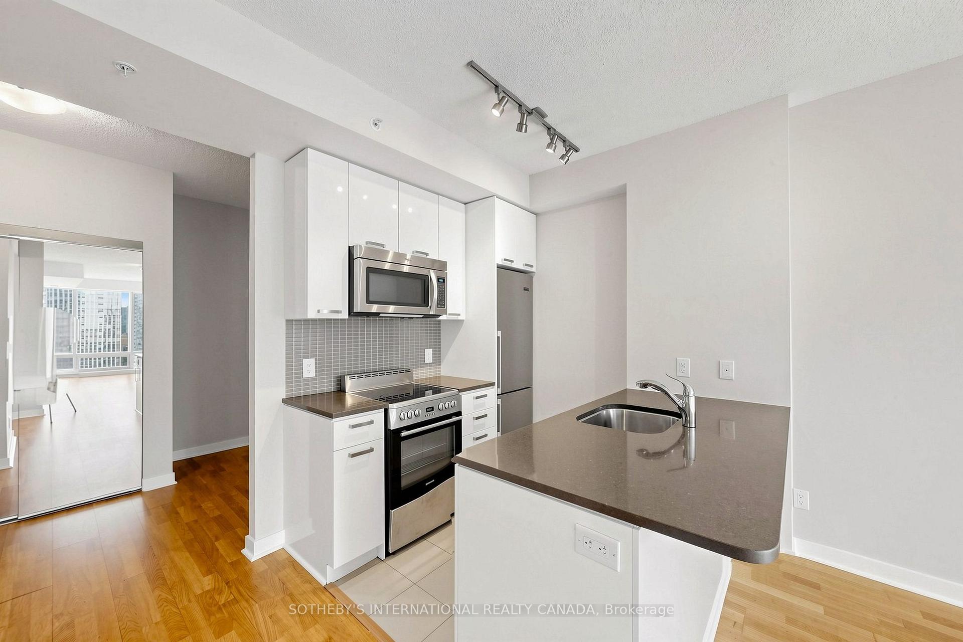 Photo 11 of Unit 3906, 295 Adelaide Street W, Toronto, Waterfront Communities — HOMEH