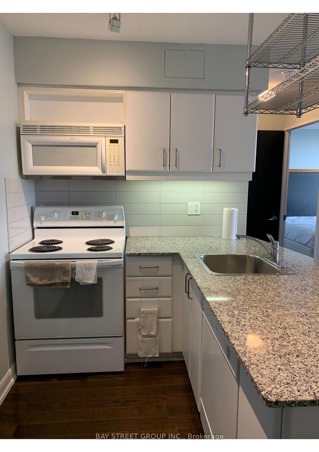 Photo 7 of Unit 2100, 33 Sheppard Avenue E, North York, Willowdale East — HOMEH