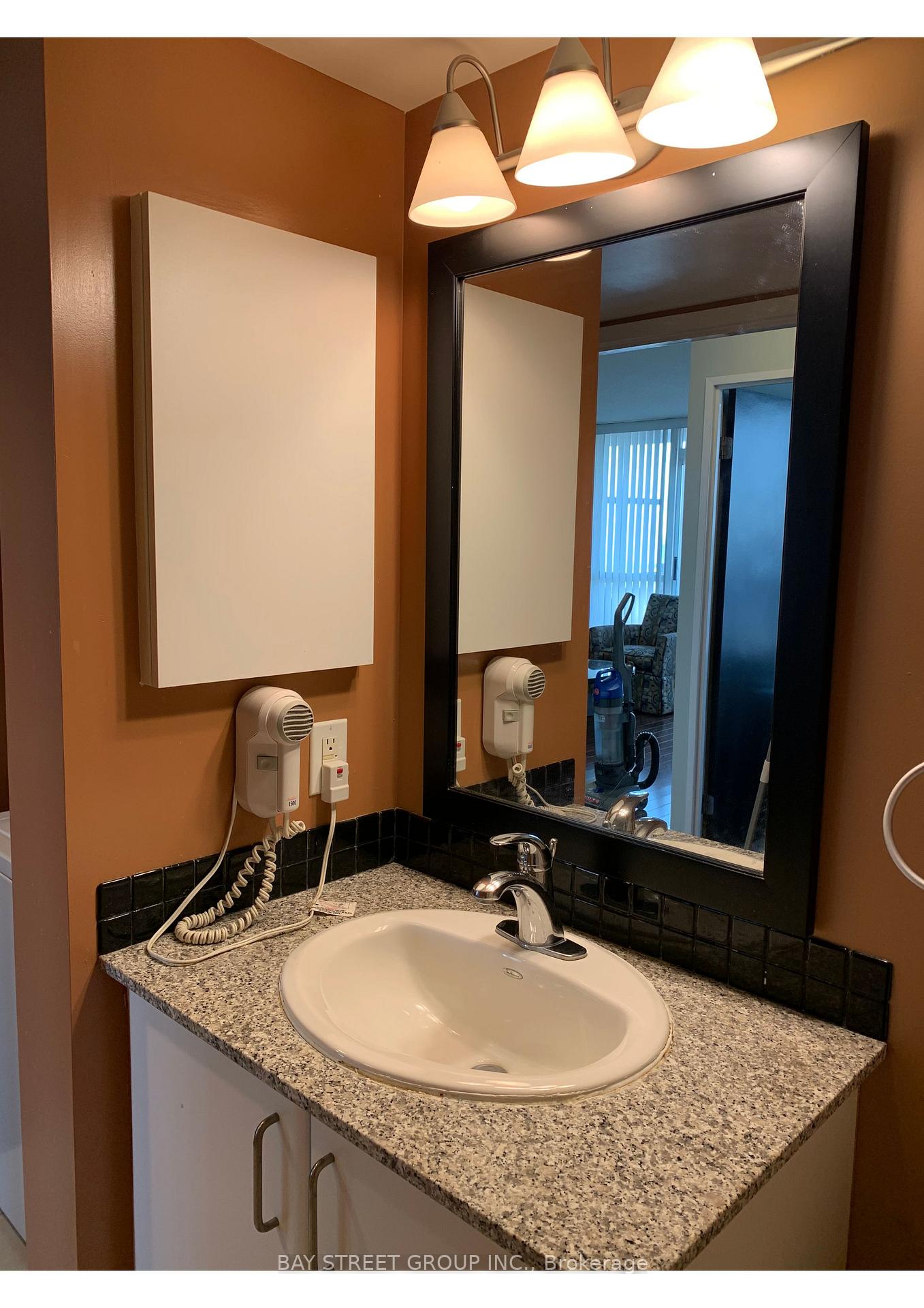 Photo 15 of Unit 2100, 33 Sheppard Avenue E, North York, Willowdale East — HOMEH