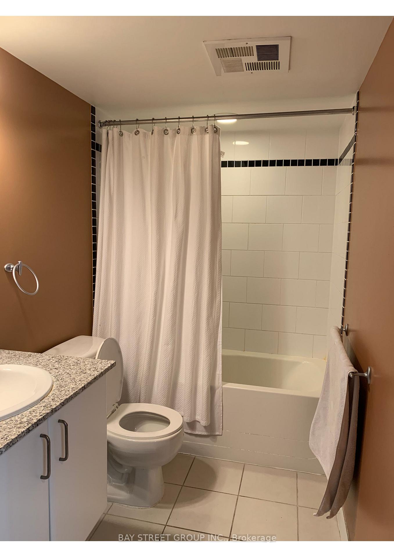 Photo 16 of Unit 2100, 33 Sheppard Avenue E, North York, Willowdale East — HOMEH