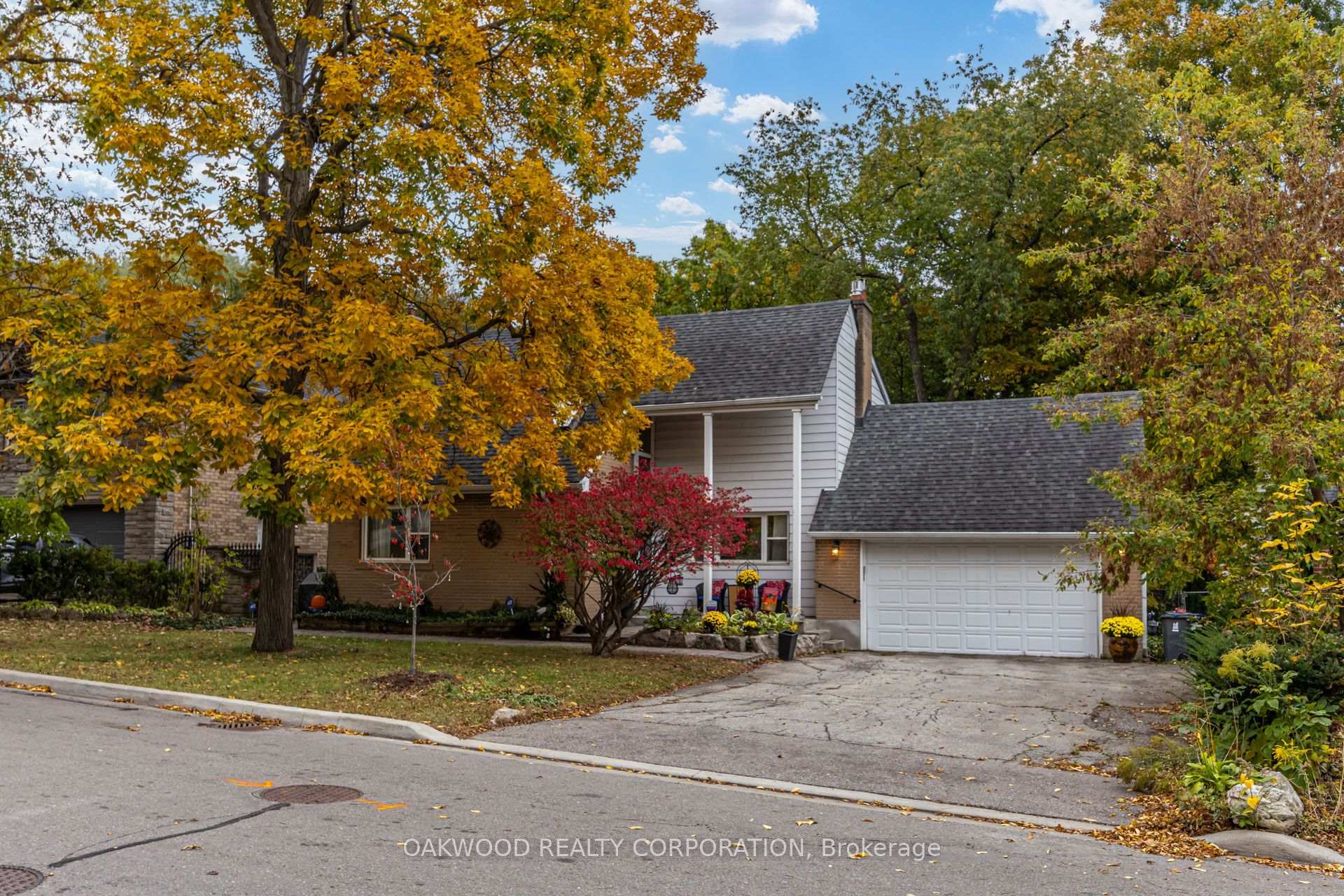 Photo 1 of 41 Greenbrook Drive, North York, Beechborough-Greenbrook — HOMEH