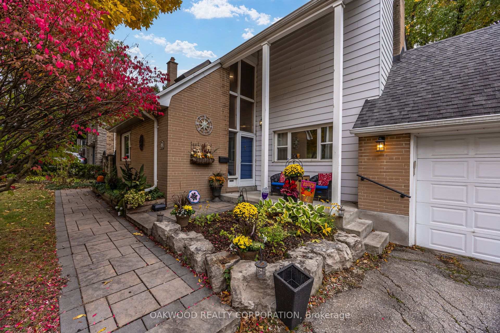 Photo 5 of 41 Greenbrook Drive, North York, Beechborough-Greenbrook — HOMEH