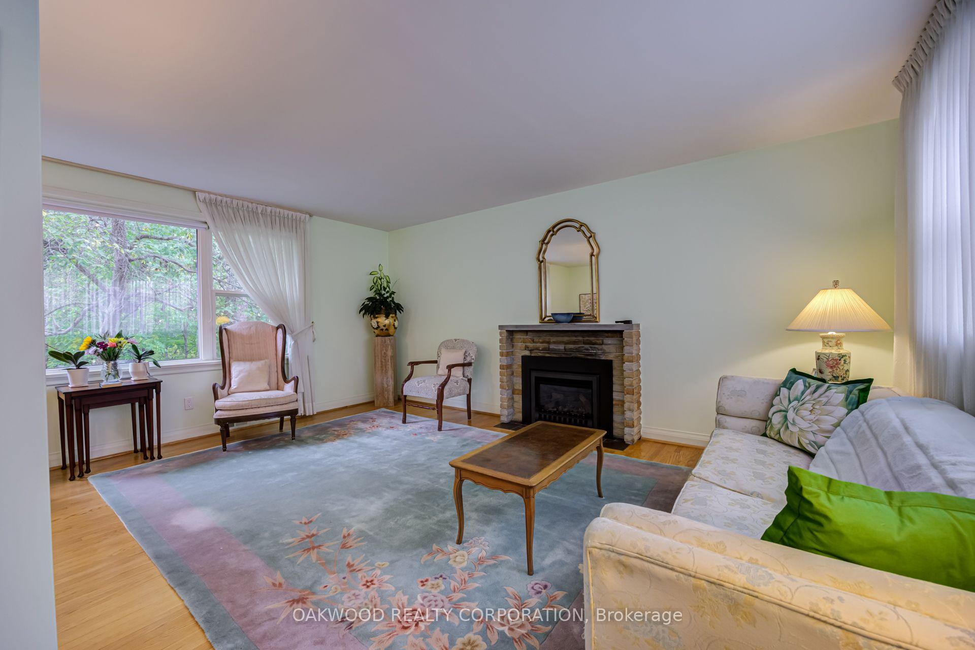 Photo 19 of 41 Greenbrook Drive, North York, Beechborough-Greenbrook — HOMEH