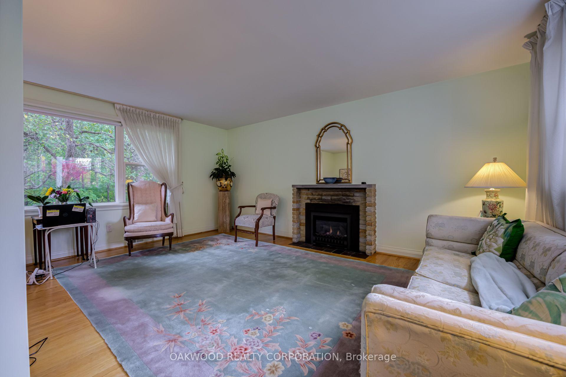 Photo 20 of 41 Greenbrook Drive, North York, Beechborough-Greenbrook — HOMEH