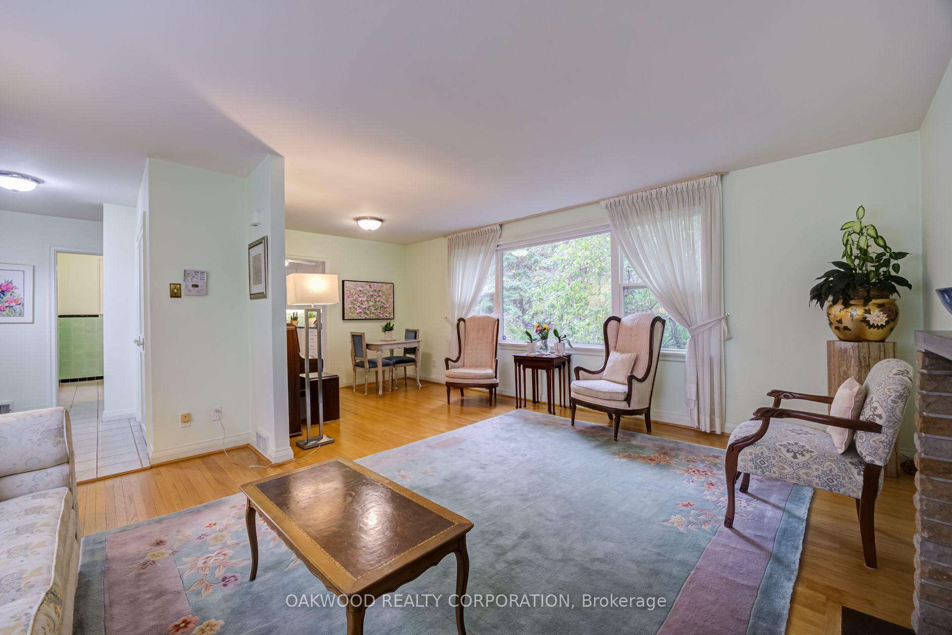 Photo 22 of 41 Greenbrook Drive, North York, Beechborough-Greenbrook — HOMEH
