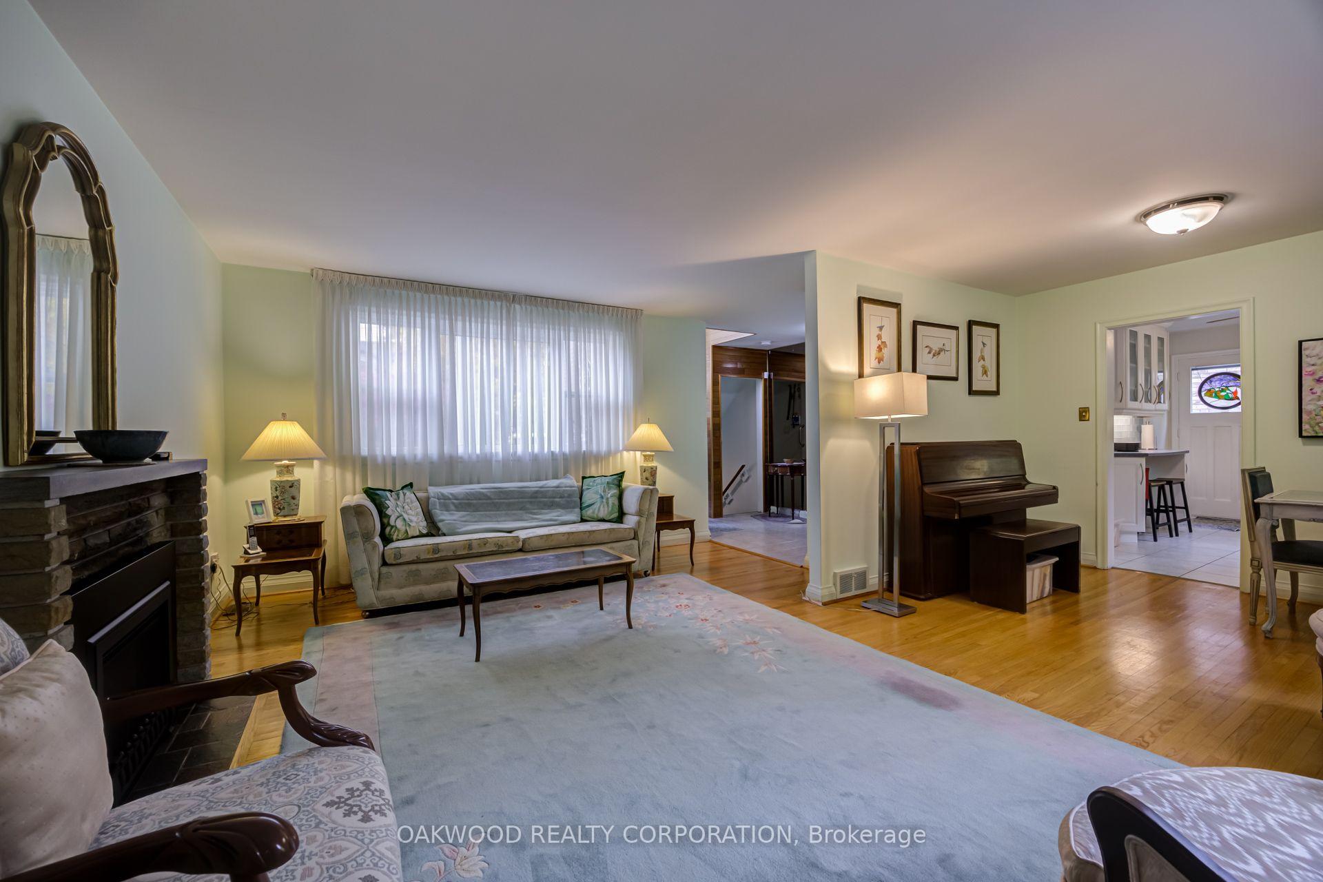 Photo 23 of 41 Greenbrook Drive, North York, Beechborough-Greenbrook — HOMEH