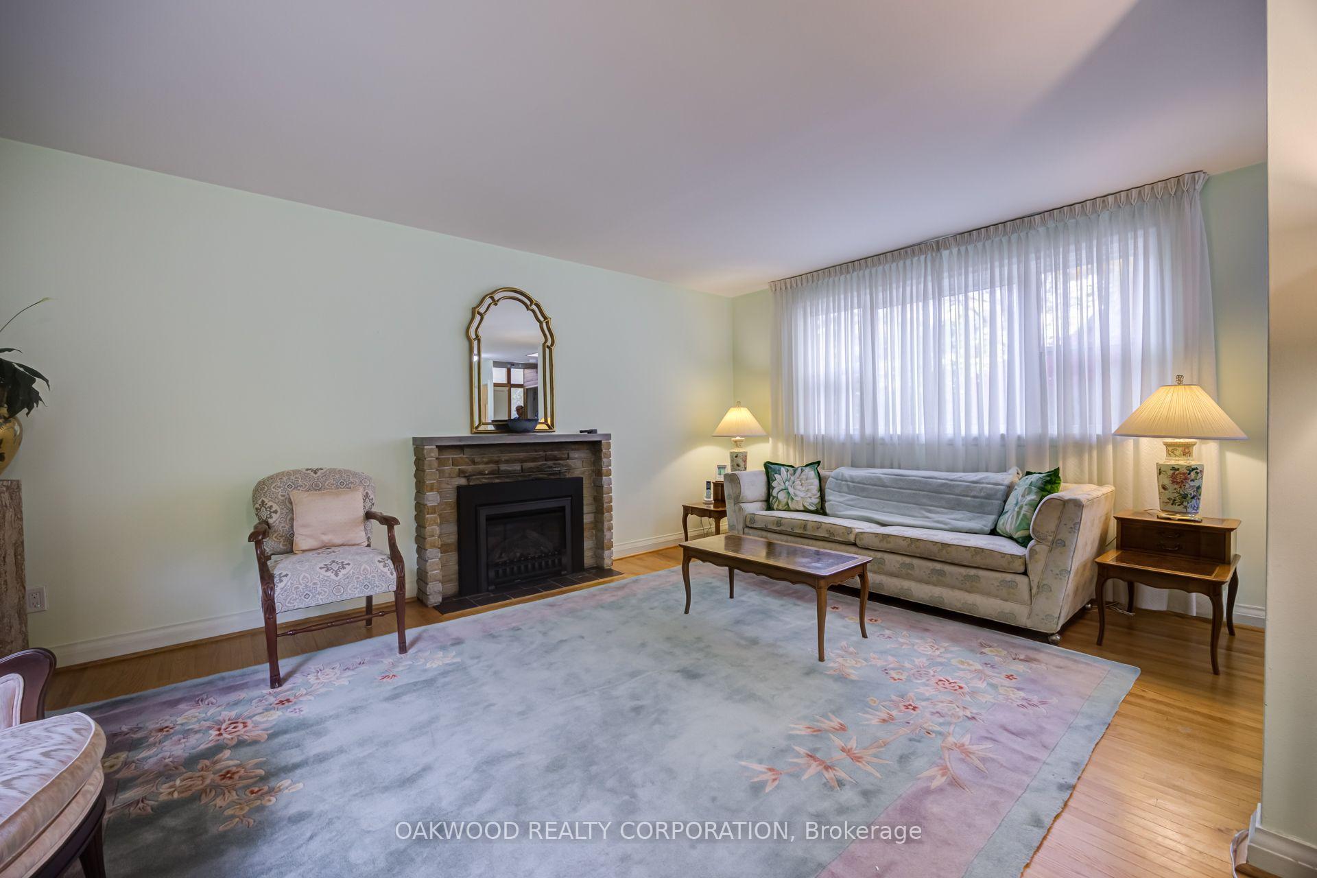 Photo 26 of 41 Greenbrook Drive, North York, Beechborough-Greenbrook — HOMEH