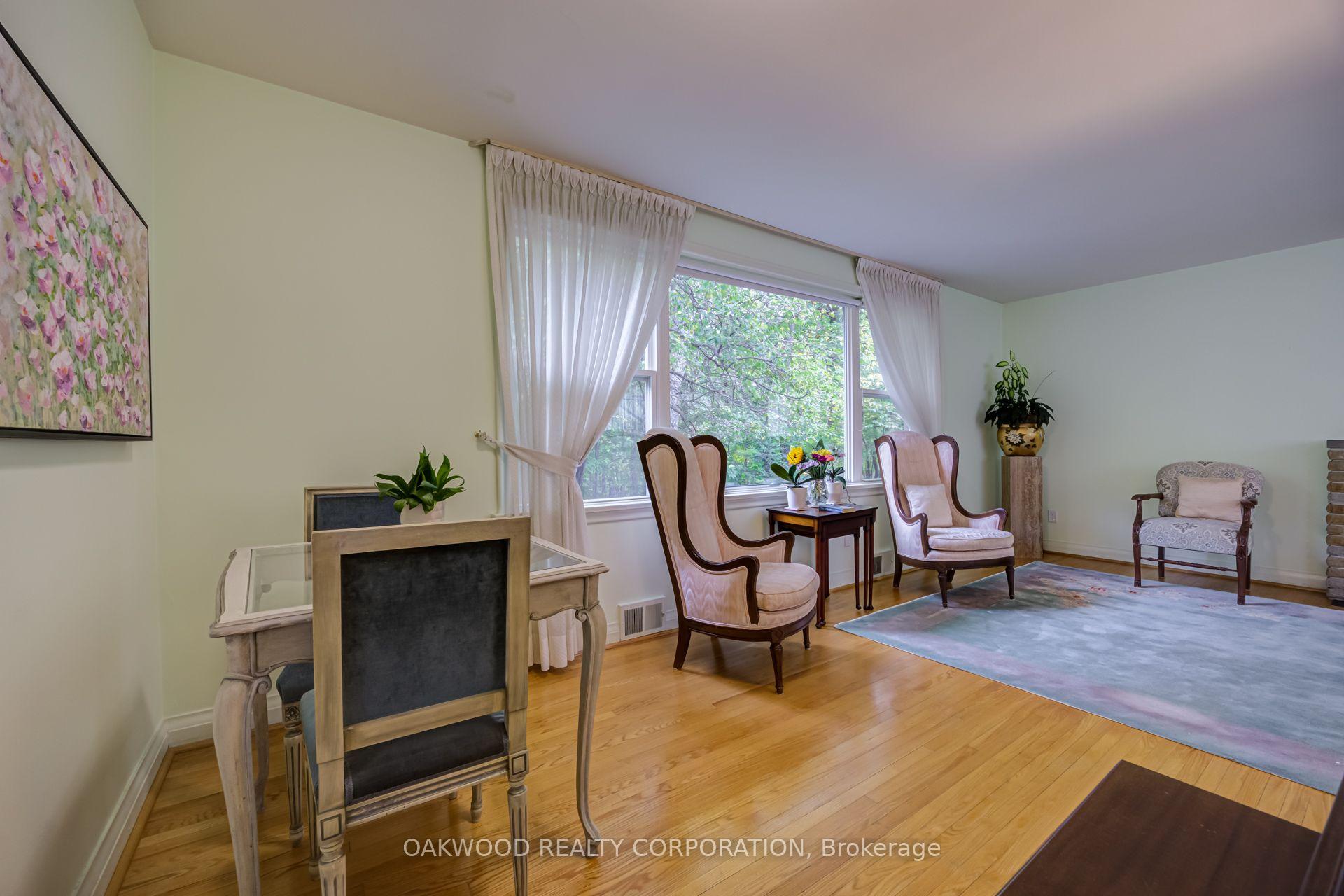 Photo 27 of 41 Greenbrook Drive, North York, Beechborough-Greenbrook — HOMEH