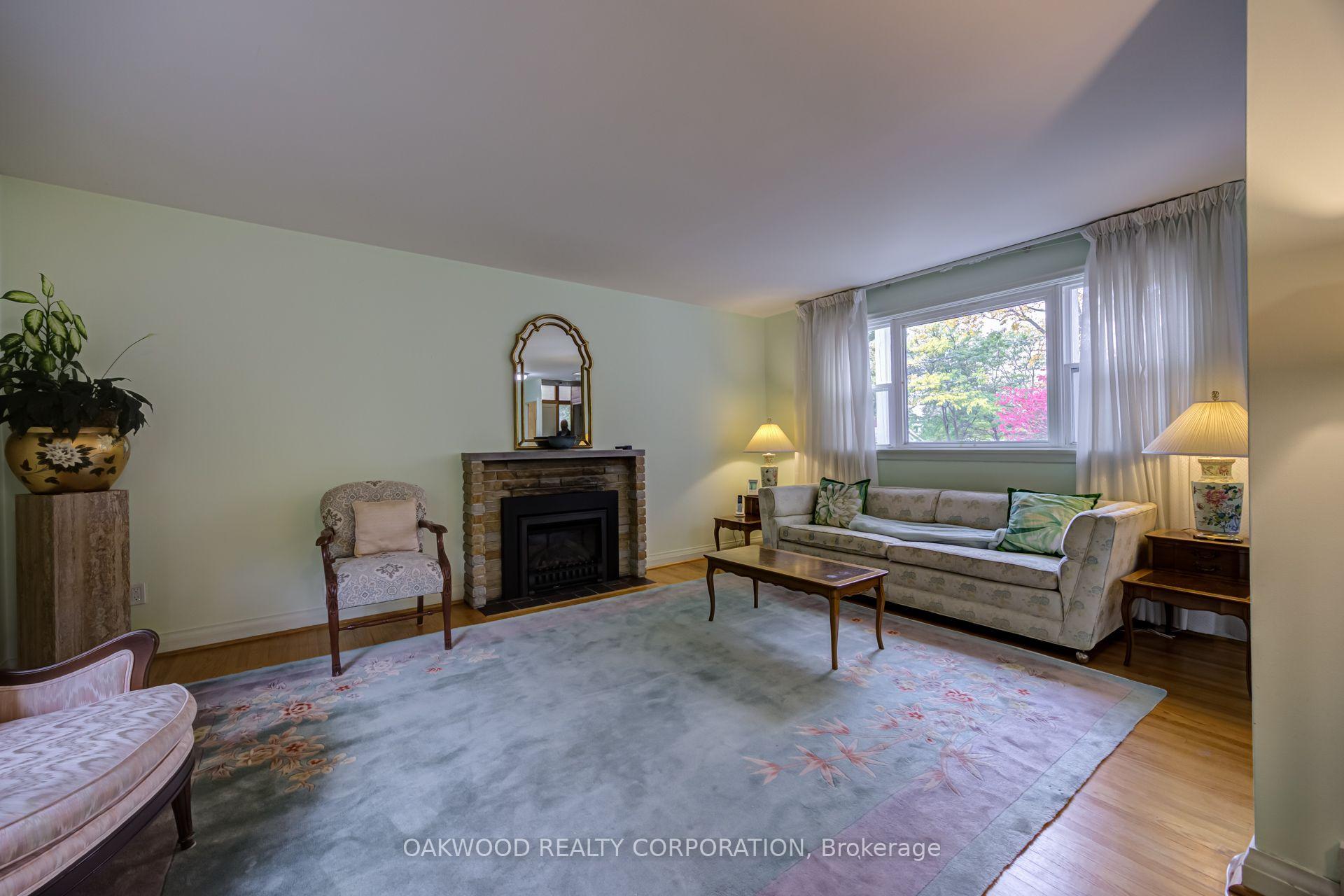 Photo 29 of 41 Greenbrook Drive, North York, Beechborough-Greenbrook — HOMEH