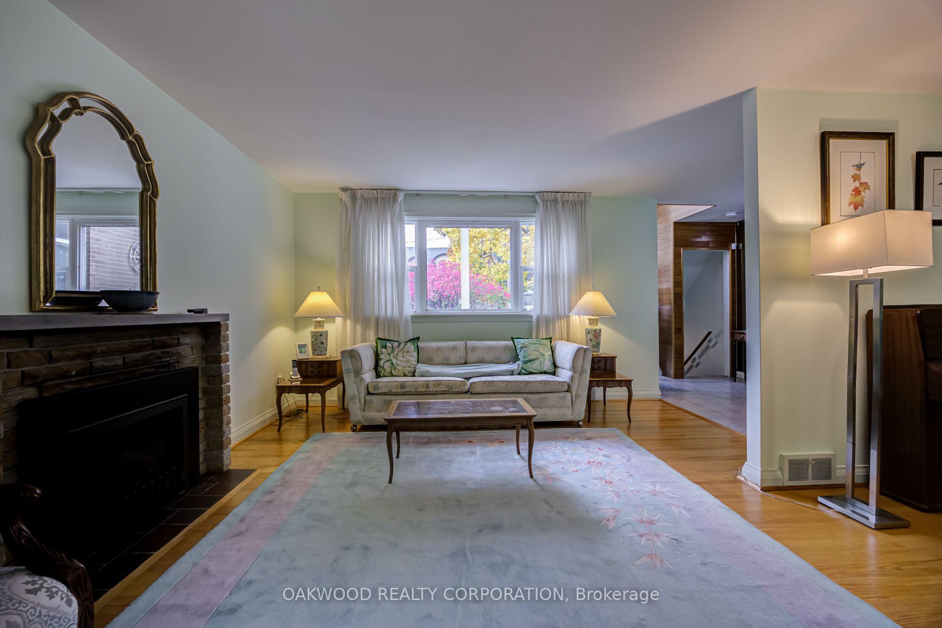 Photo 30 of 41 Greenbrook Drive, North York, Beechborough-Greenbrook — HOMEH
