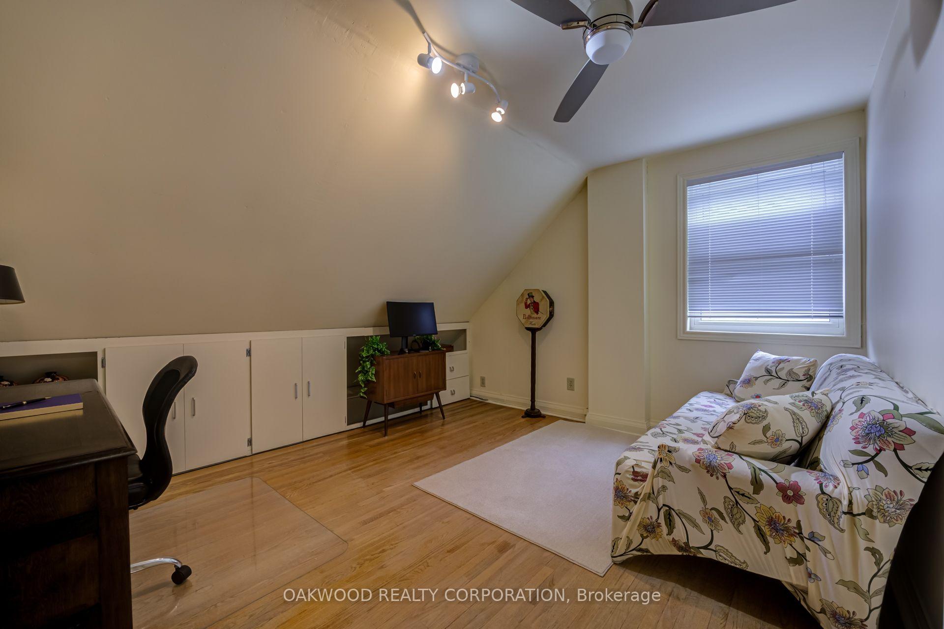 Photo 31 of 41 Greenbrook Drive, North York, Beechborough-Greenbrook — HOMEH