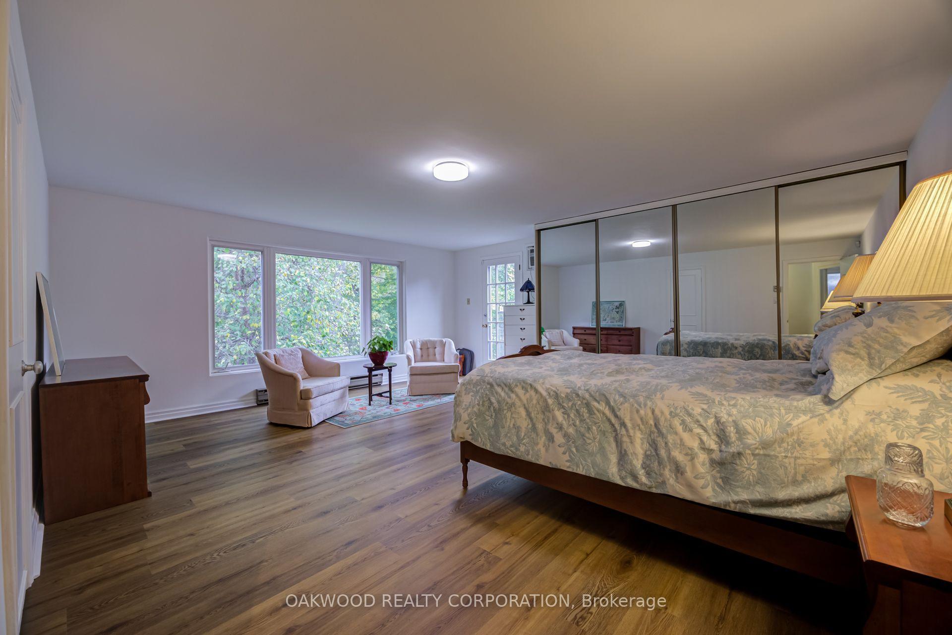 Photo 38 of 41 Greenbrook Drive, North York, Beechborough-Greenbrook — HOMEH