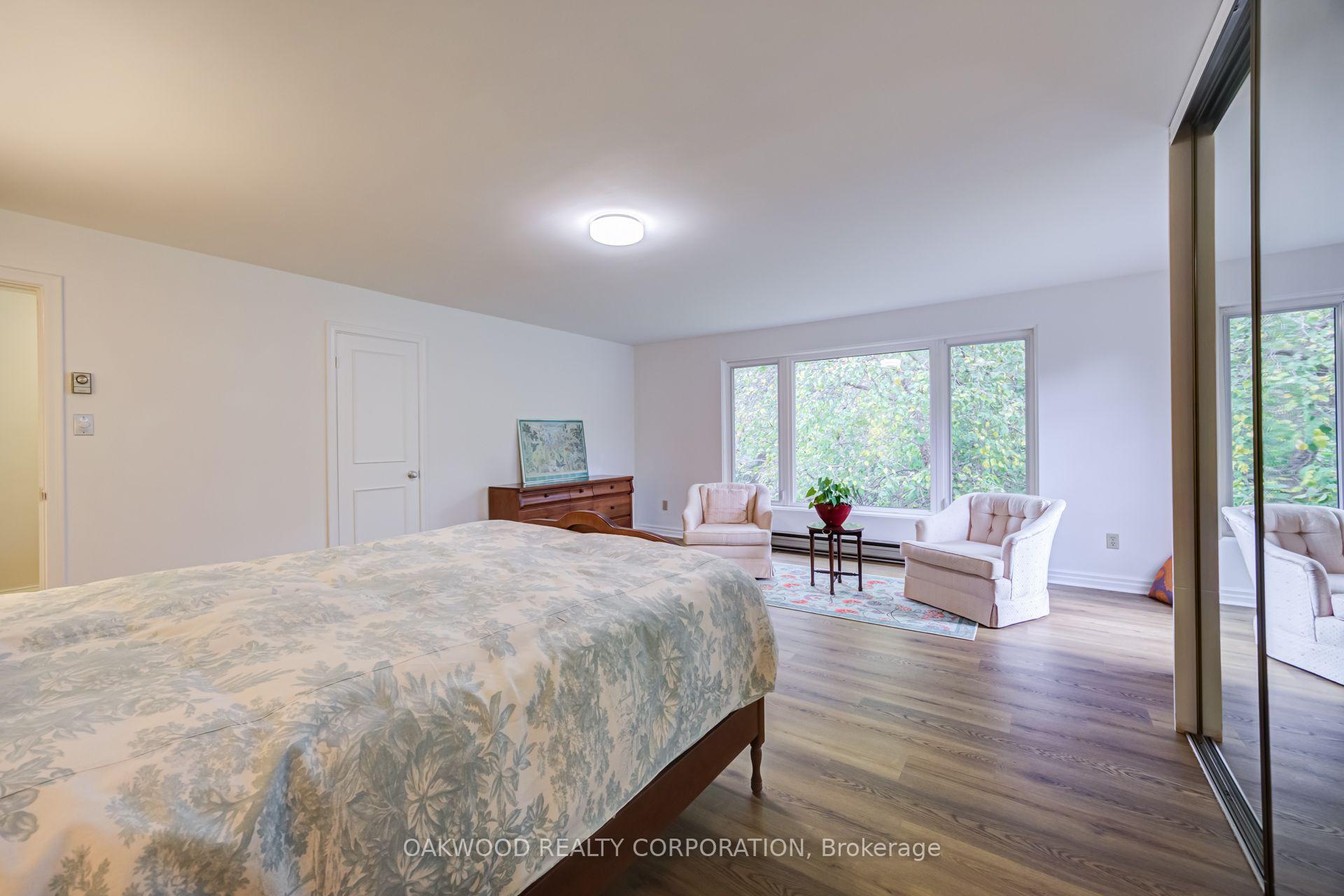 Photo 42 of 41 Greenbrook Drive, North York, Beechborough-Greenbrook — HOMEH