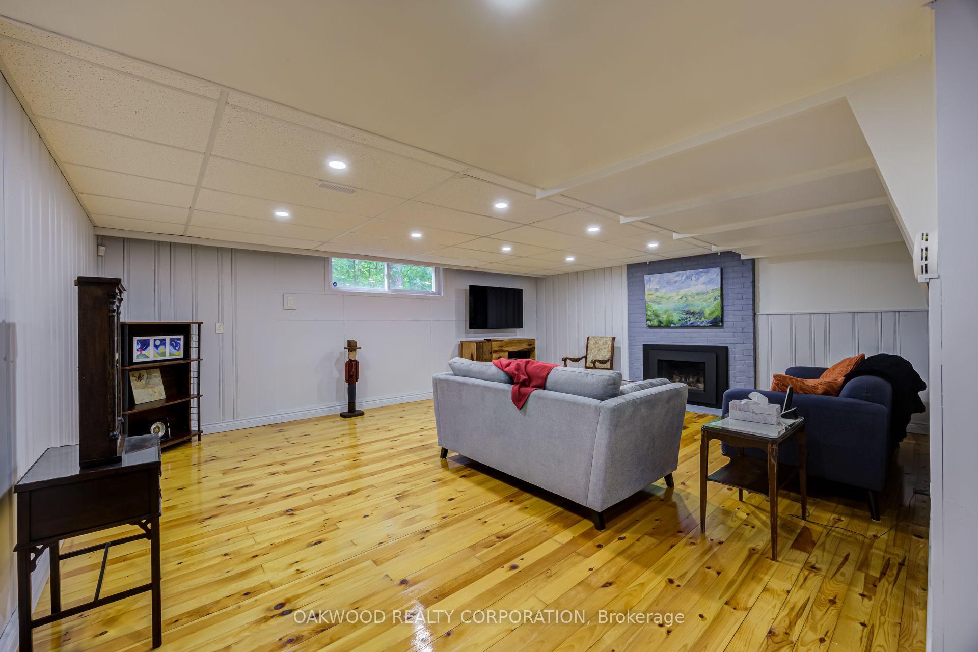 Photo 44 of 41 Greenbrook Drive, North York, Beechborough-Greenbrook — HOMEH