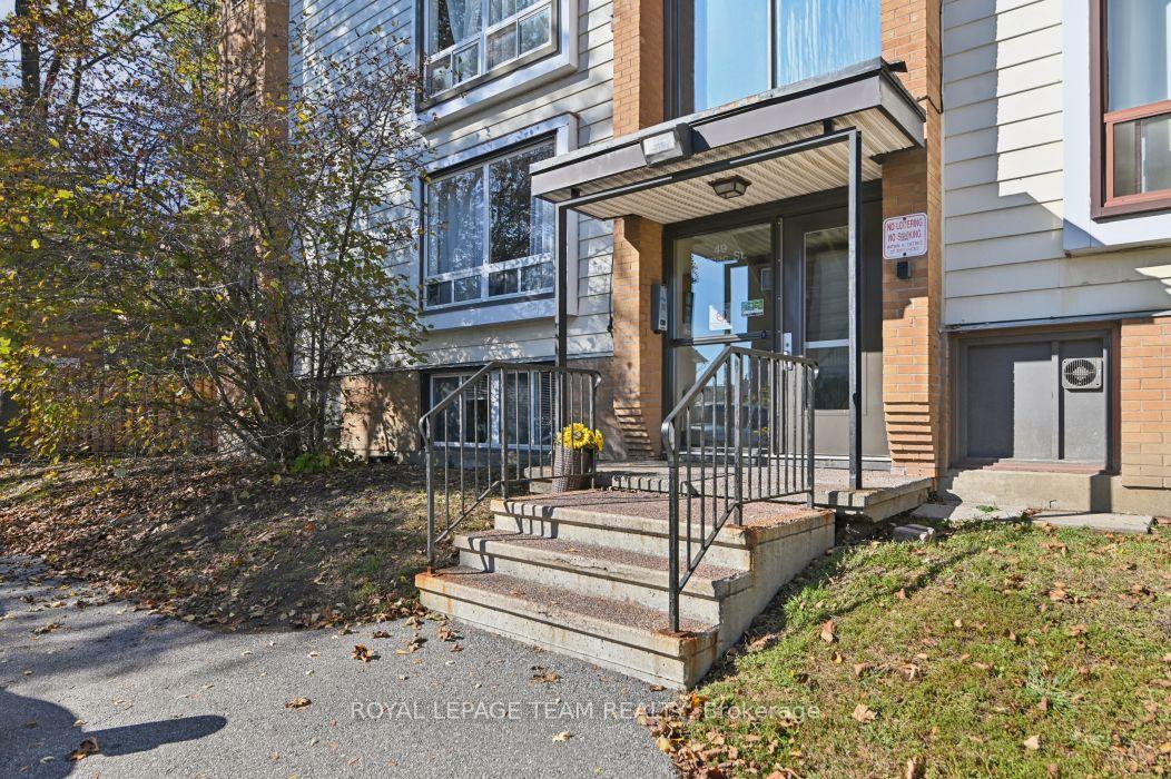 Photo 3 of Unit 10, 49 Sumac Street, Ottawa, Beacon Hill South — HOMEH