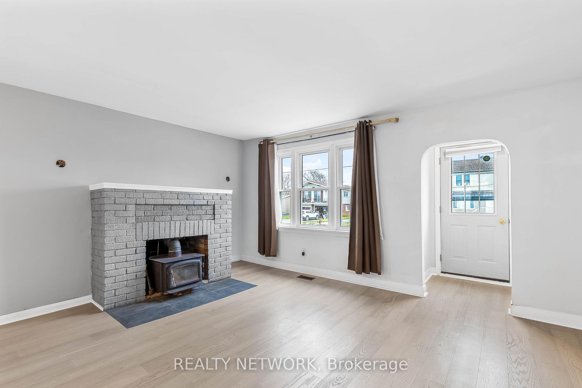 Photo 4 of 76 Johnston Street, Port Colborne, Killaly East — HOMEH