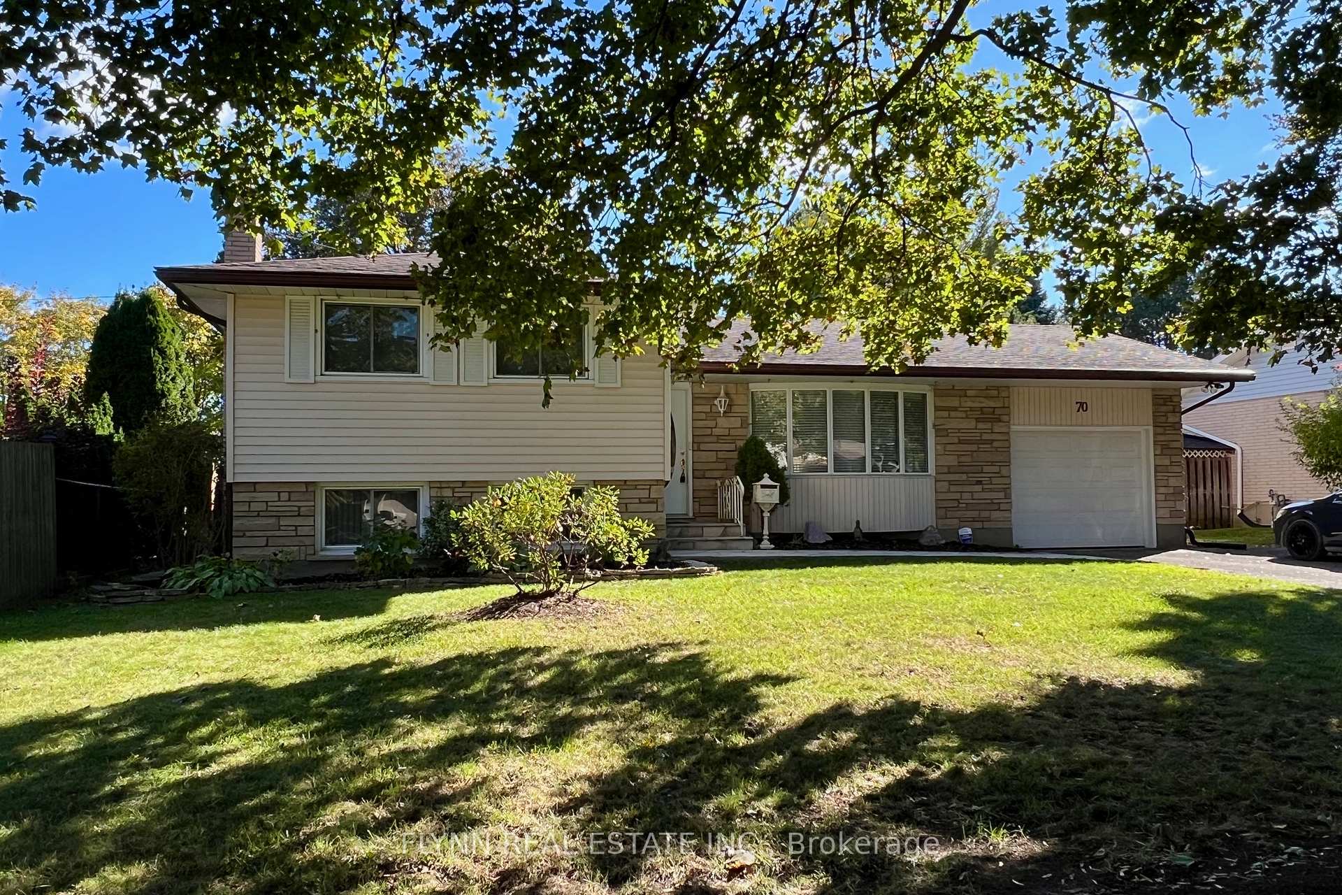 Photo 2 of 70 Richelieu Drive, St. Catharines, Vine/Linwell — HOMEH
