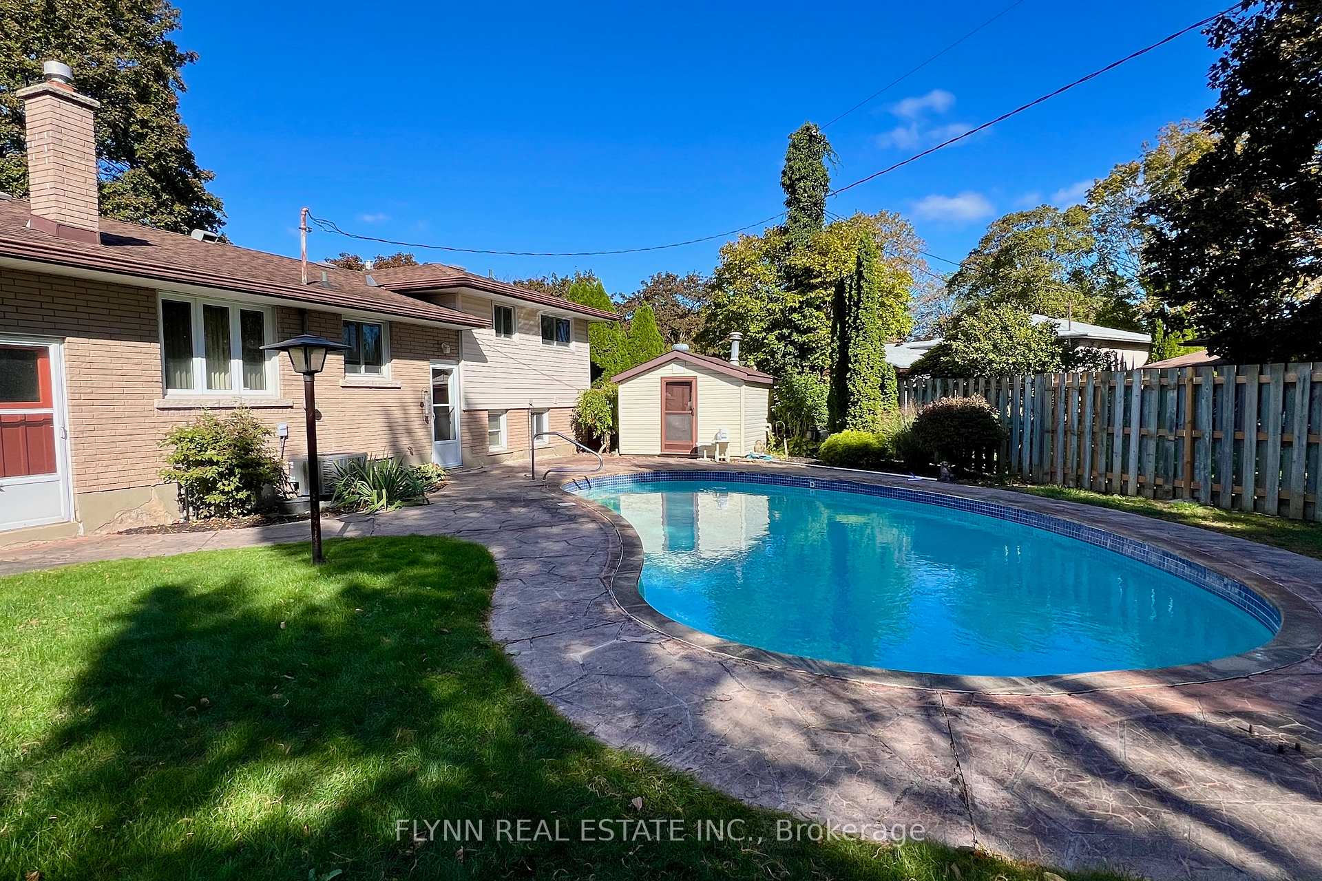 Photo 4 of 70 Richelieu Drive, St. Catharines, Vine/Linwell — HOMEH