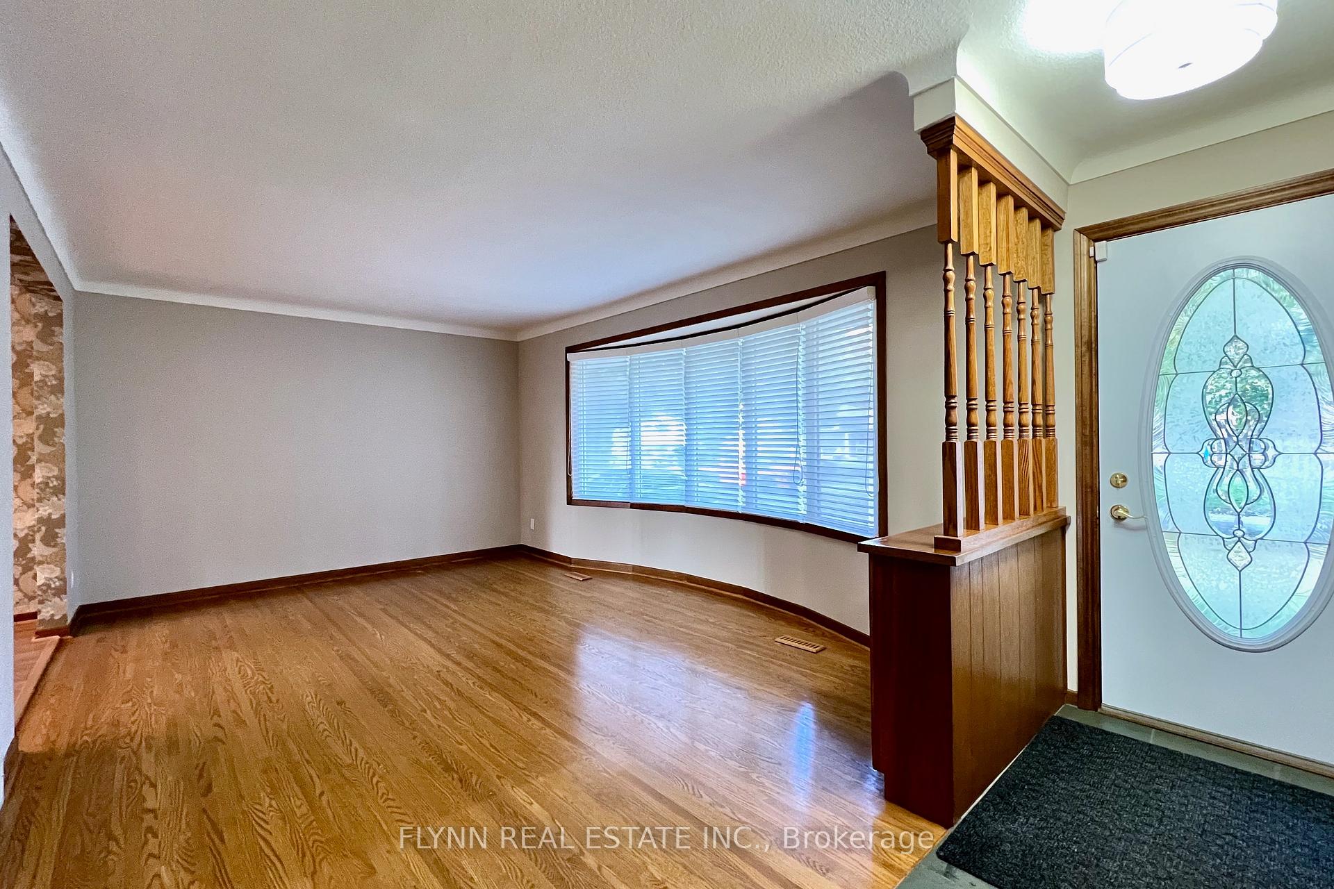 Photo 5 of 70 Richelieu Drive, St. Catharines, Vine/Linwell — HOMEH