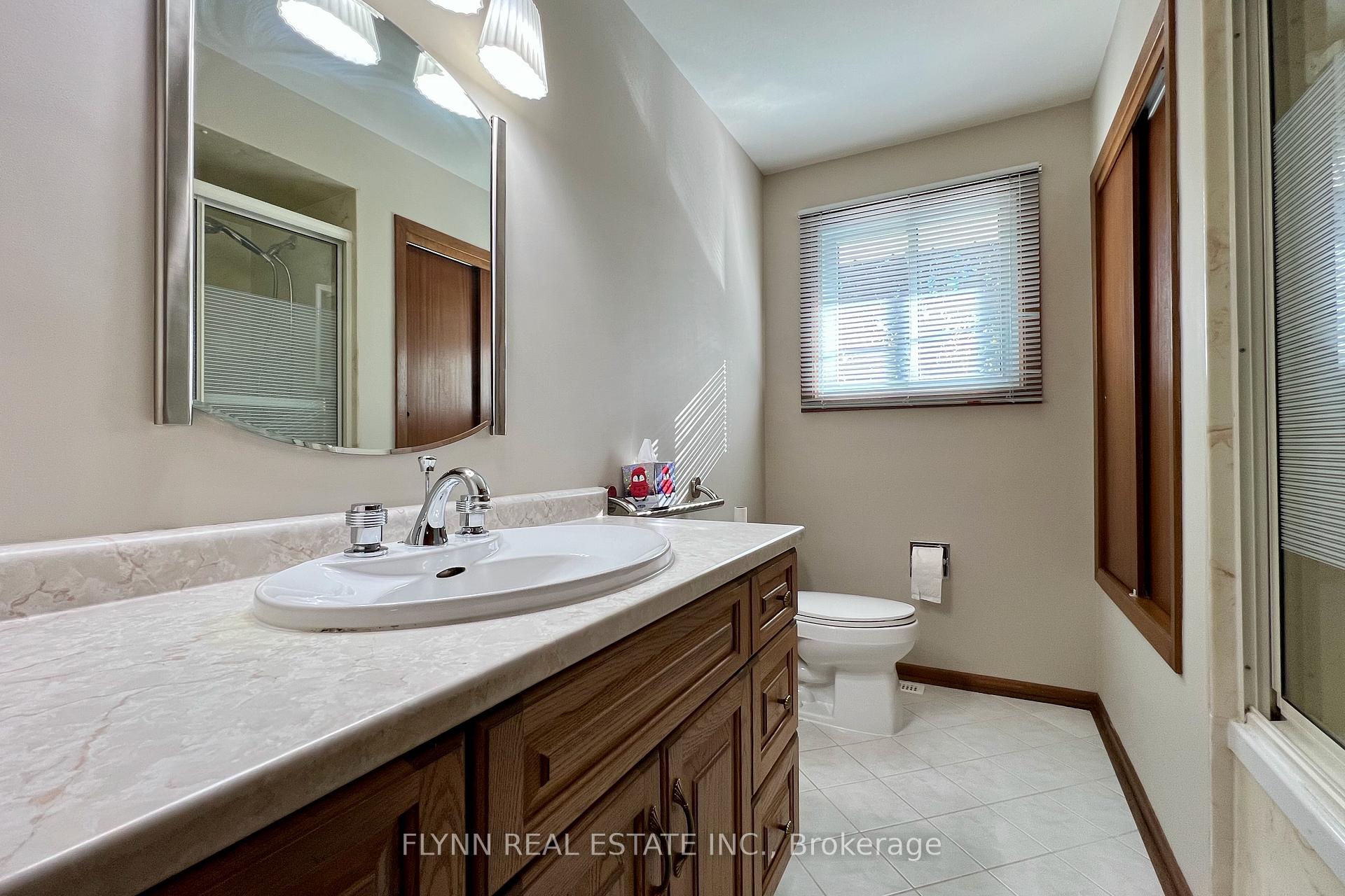 Photo 17 of 70 Richelieu Drive, St. Catharines, Vine/Linwell — HOMEH