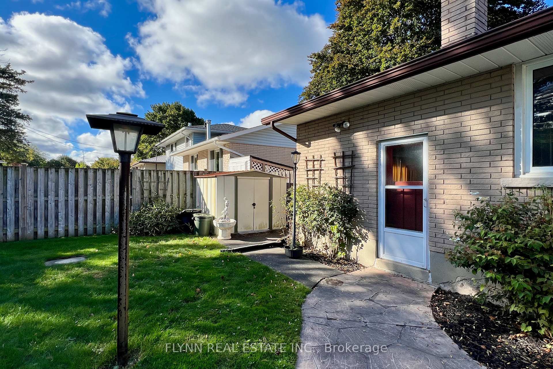 Photo 32 of 70 Richelieu Drive, St. Catharines, Vine/Linwell — HOMEH