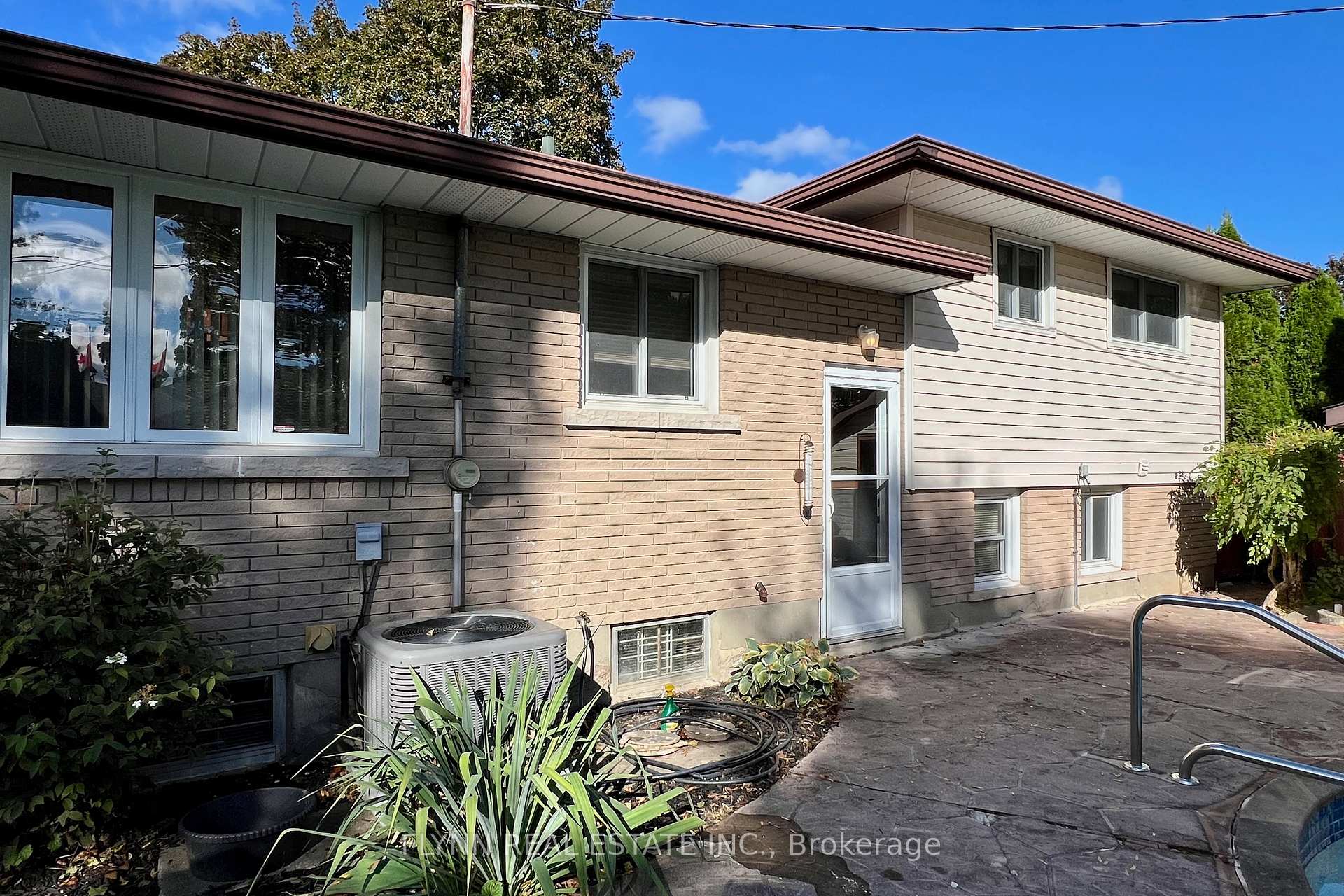 Photo 33 of 70 Richelieu Drive, St. Catharines, Vine/Linwell — HOMEH