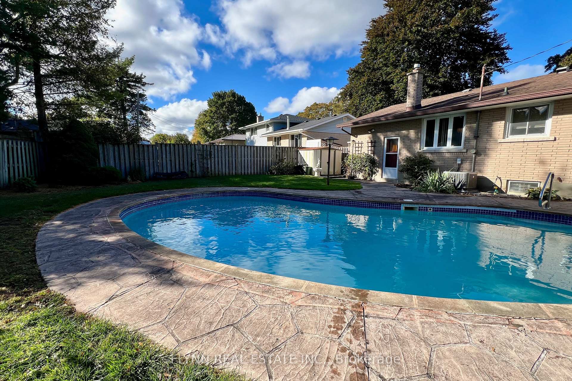 Photo 38 of 70 Richelieu Drive, St. Catharines, Vine/Linwell — HOMEH