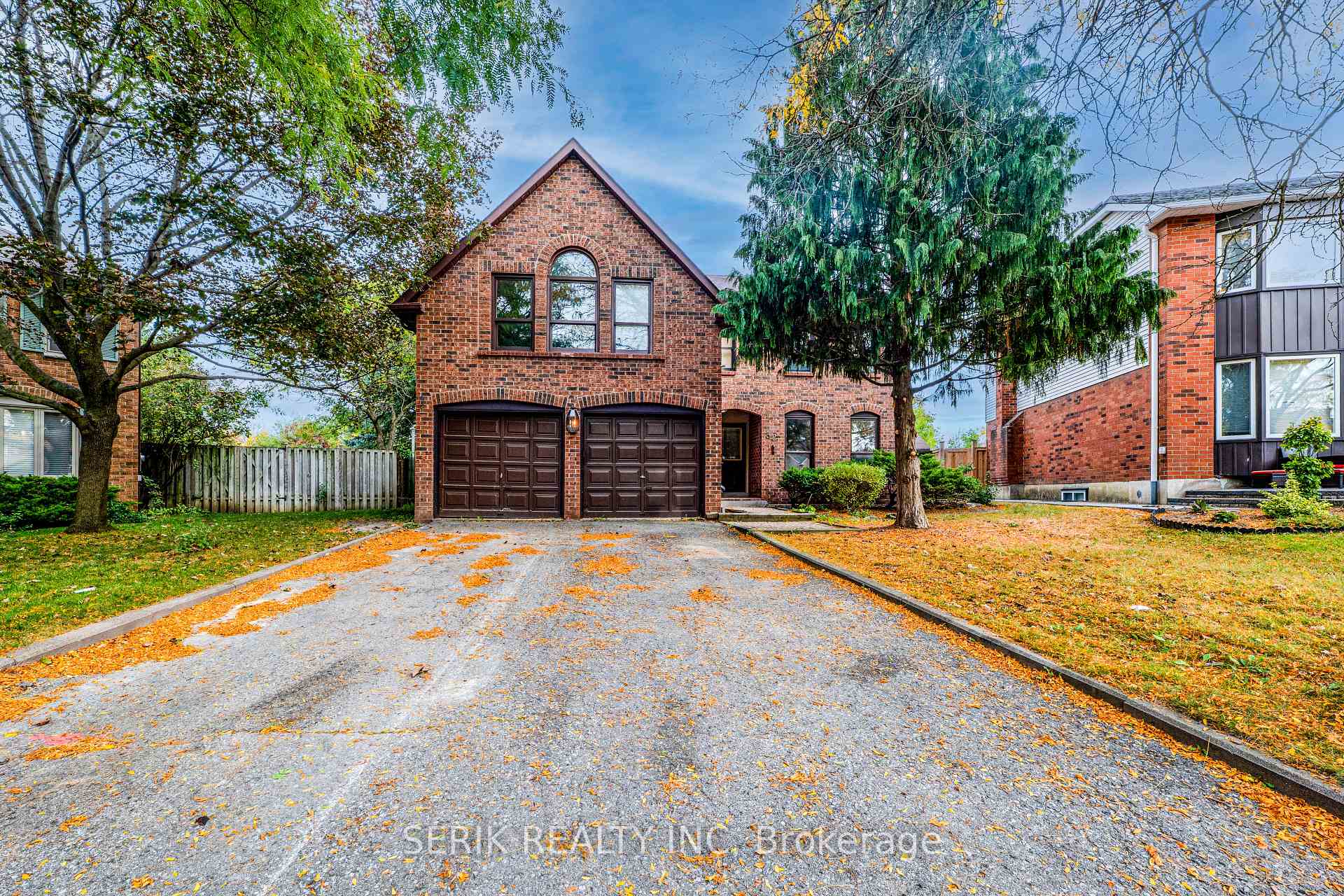 Photo 2 of 32 Neptune Court, Brampton, Westgate — HOMEH
