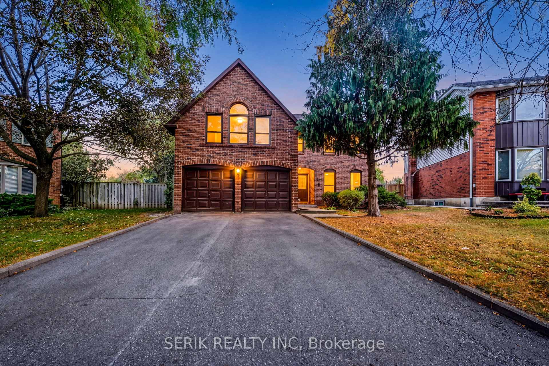 Photo 3 of 32 Neptune Court, Brampton, Westgate — HOMEH
