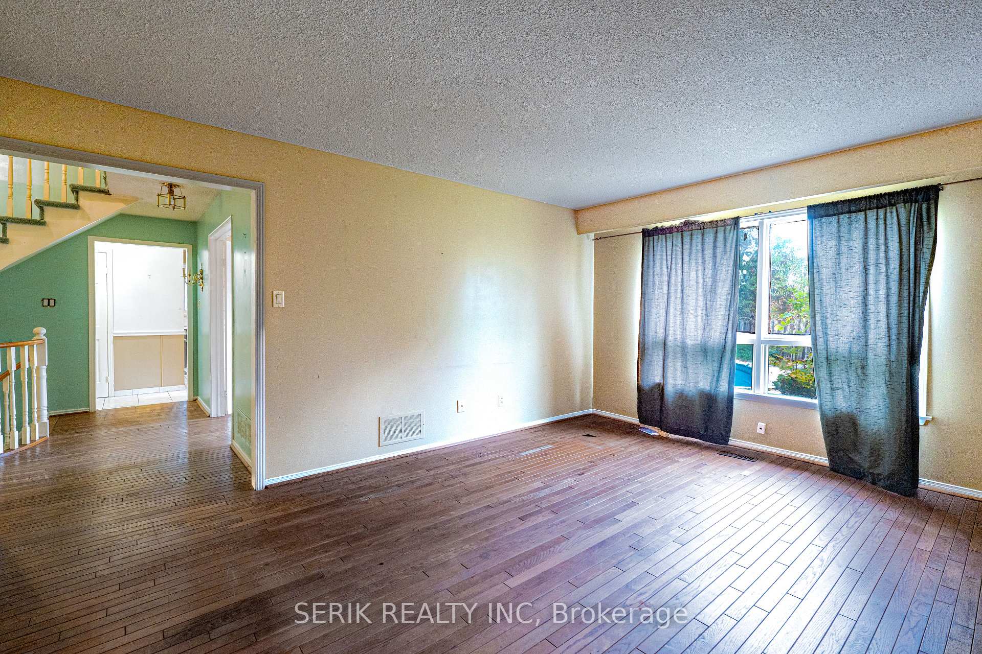 Photo 9 of 32 Neptune Court, Brampton, Westgate — HOMEH