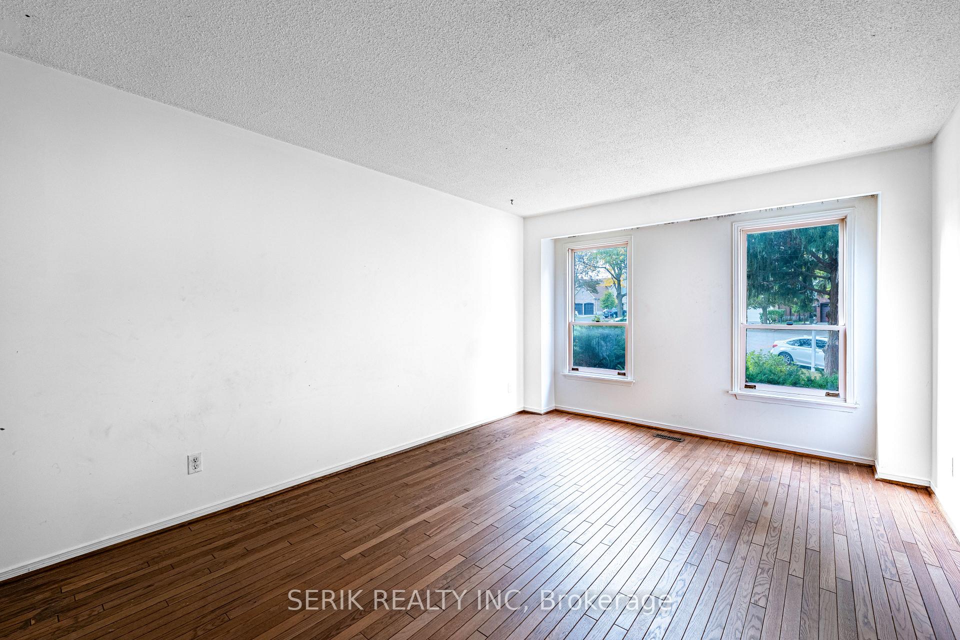 Photo 10 of 32 Neptune Court, Brampton, Westgate — HOMEH