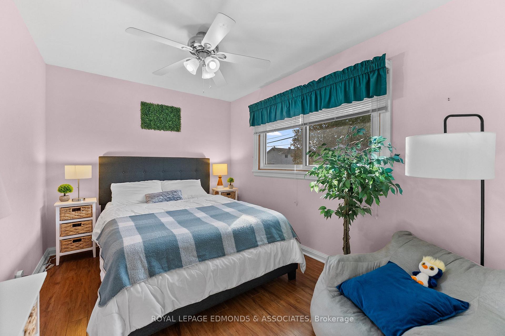 Photo 24 of 566 Catherine Street S, Pembroke, Pembroke — HOMEH