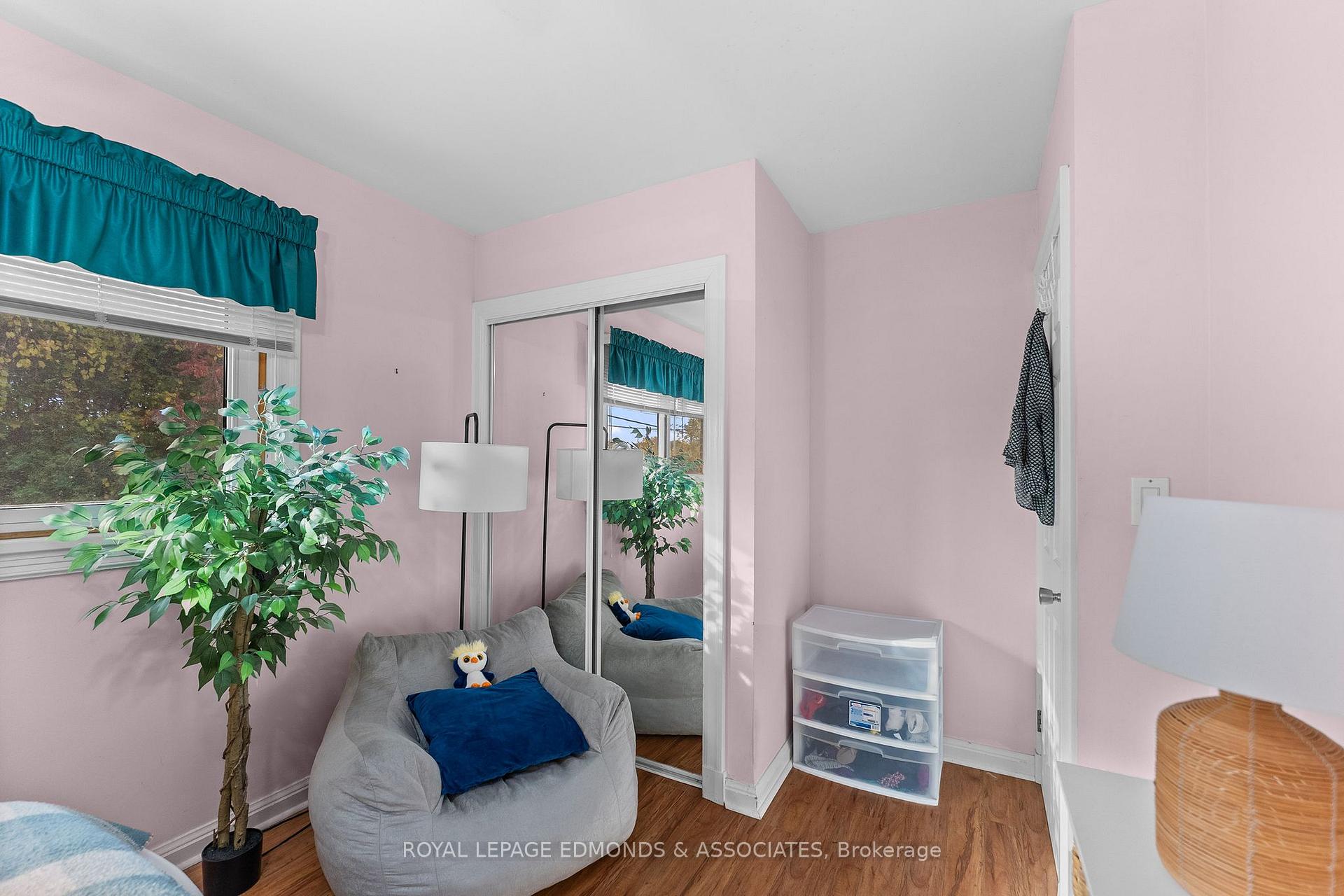 Photo 25 of 566 Catherine Street S, Pembroke, Pembroke — HOMEH