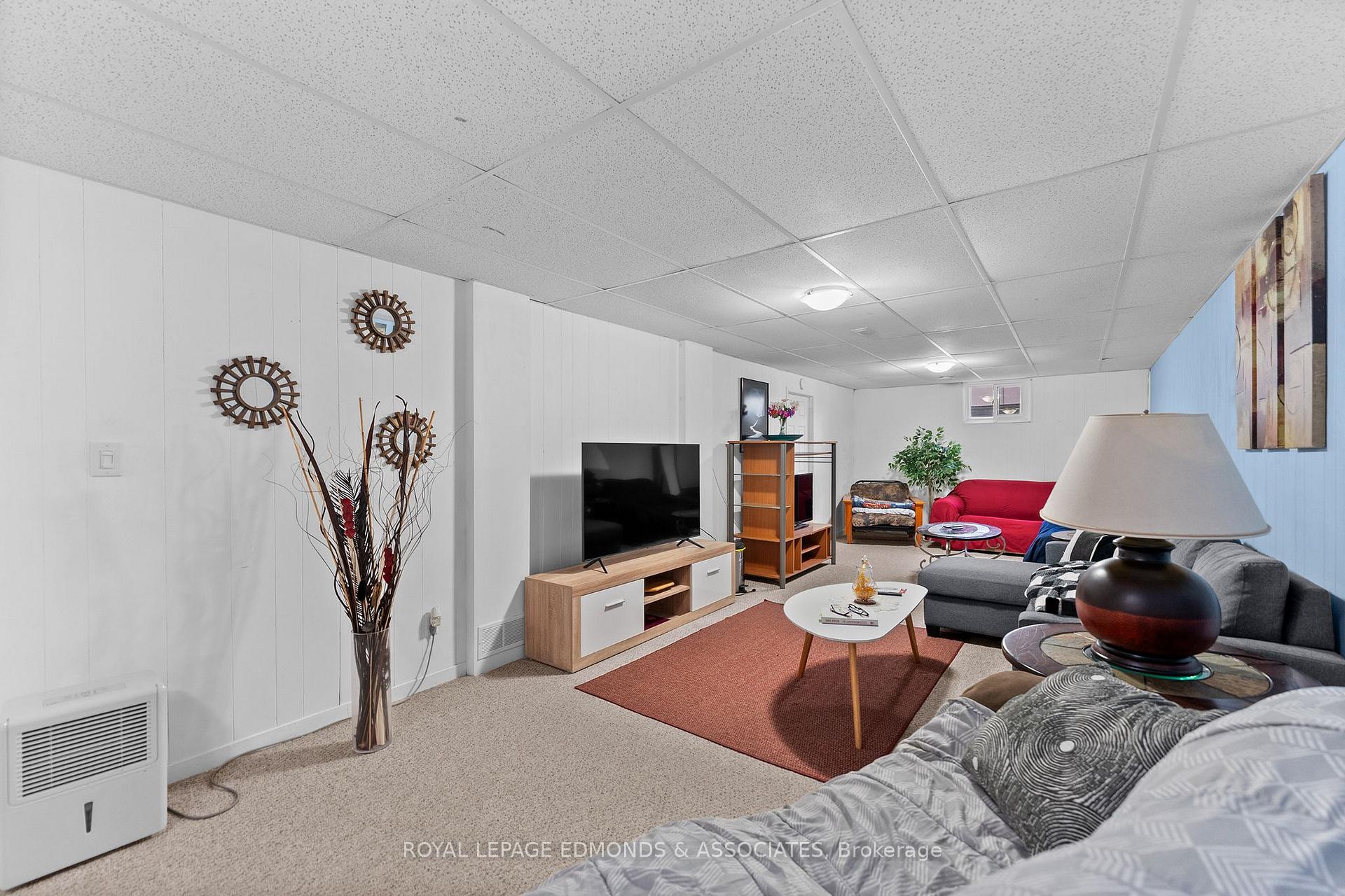 Photo 39 of 566 Catherine Street S, Pembroke, Pembroke — HOMEH