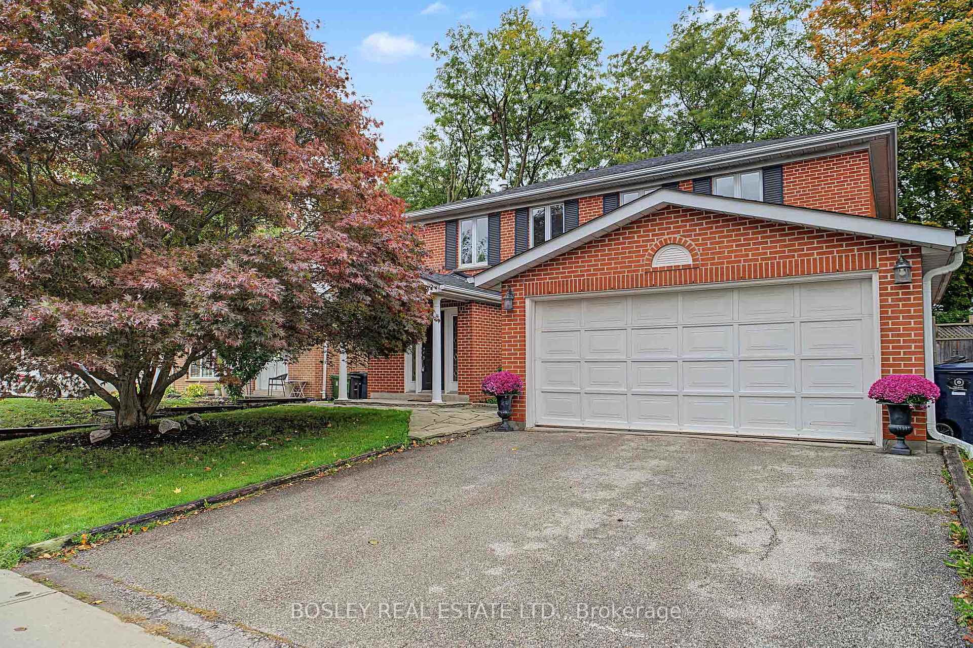 Photo 2 of 16 Shaughnessy Boulevard, North York, Henry Farm — HOMEH