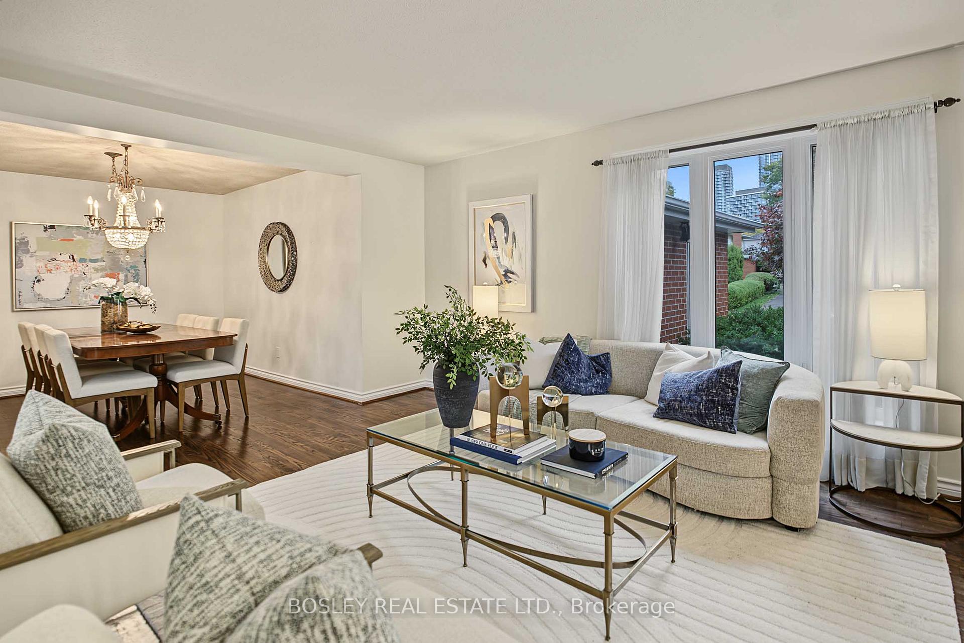 Photo 4 of 16 Shaughnessy Boulevard, North York, Henry Farm — HOMEH