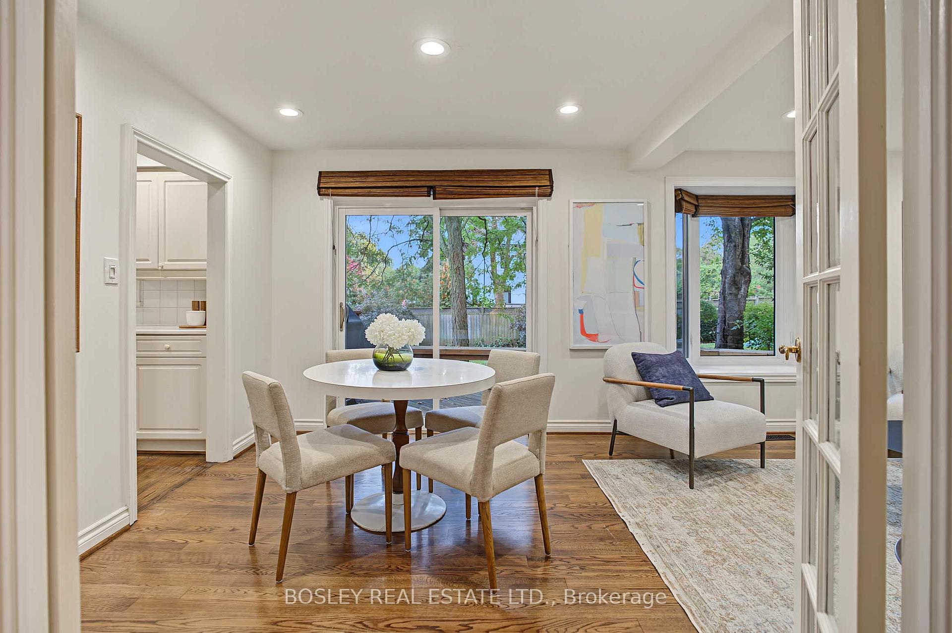 Photo 10 of 16 Shaughnessy Boulevard, North York, Henry Farm — HOMEH