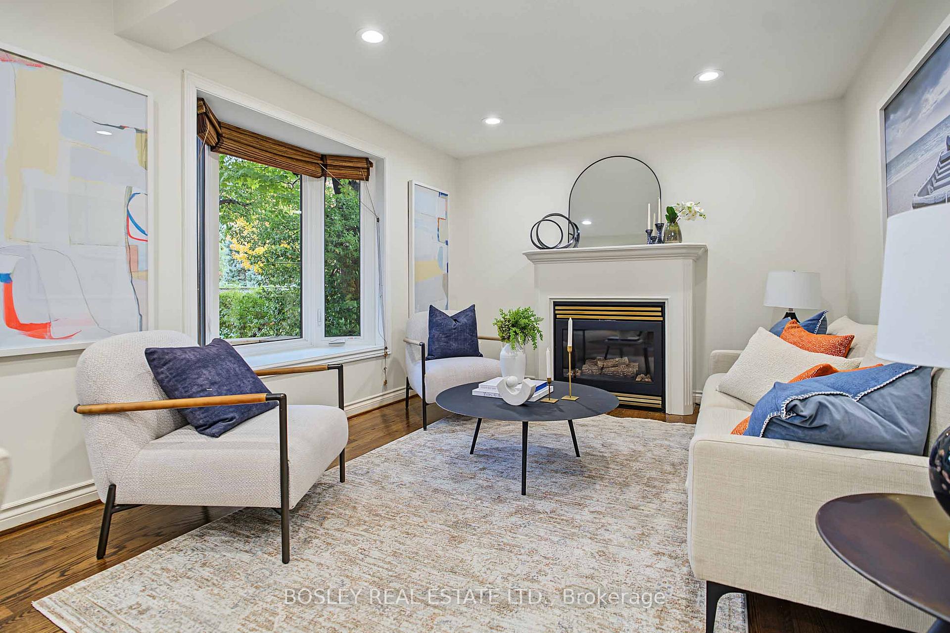 Photo 13 of 16 Shaughnessy Boulevard, North York, Henry Farm — HOMEH