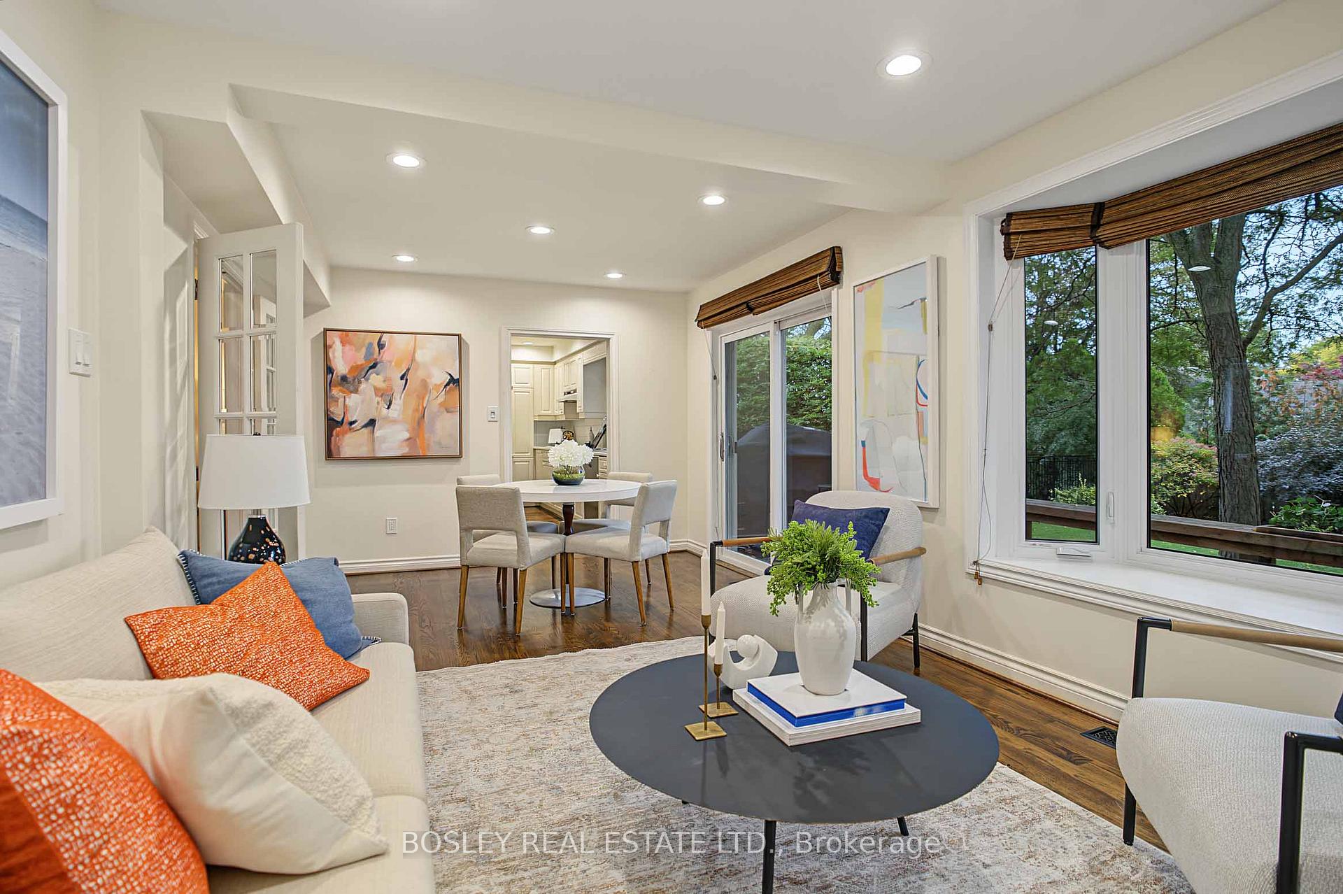 Photo 14 of 16 Shaughnessy Boulevard, North York, Henry Farm — HOMEH