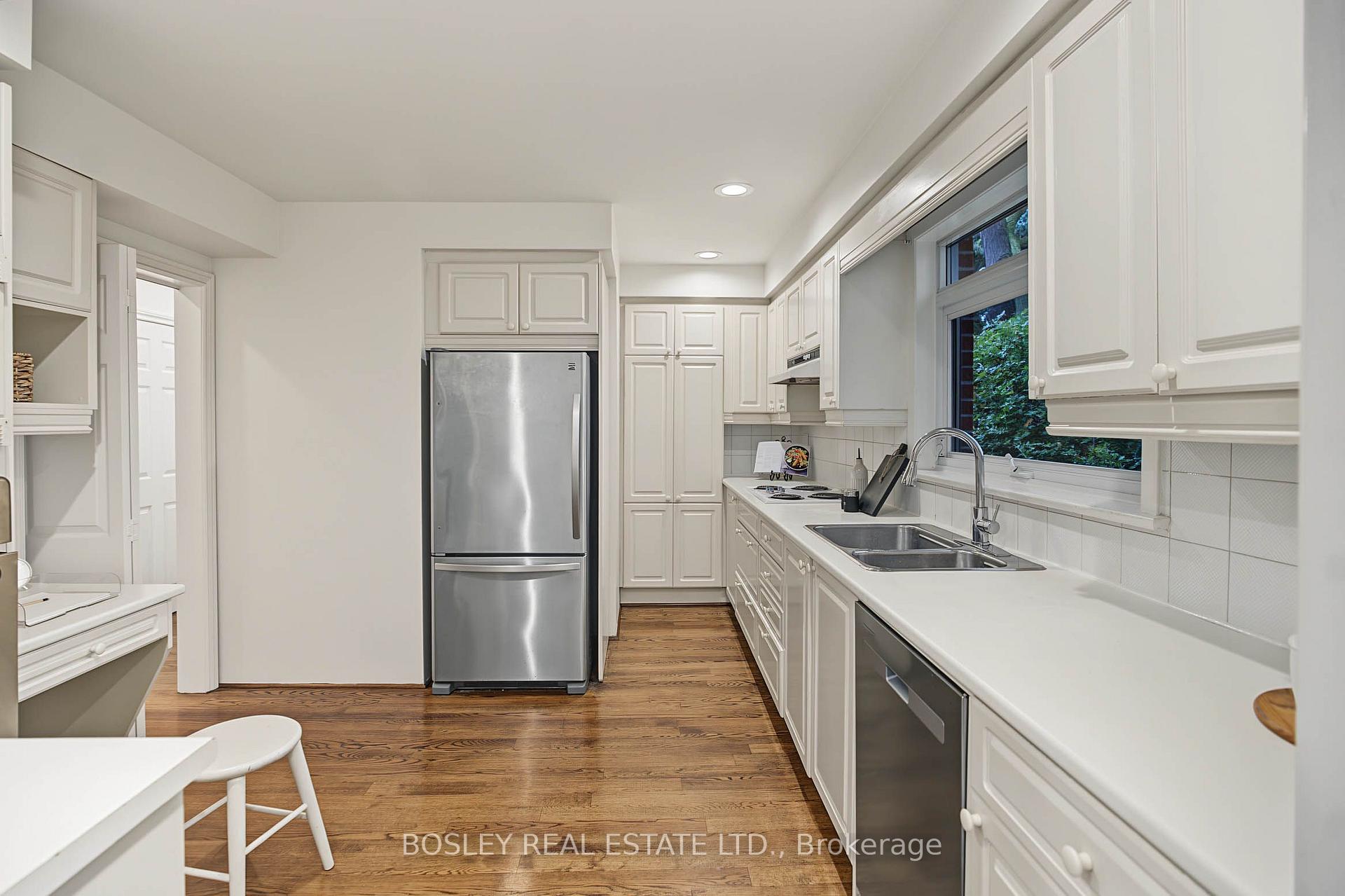 Photo 16 of 16 Shaughnessy Boulevard, North York, Henry Farm — HOMEH