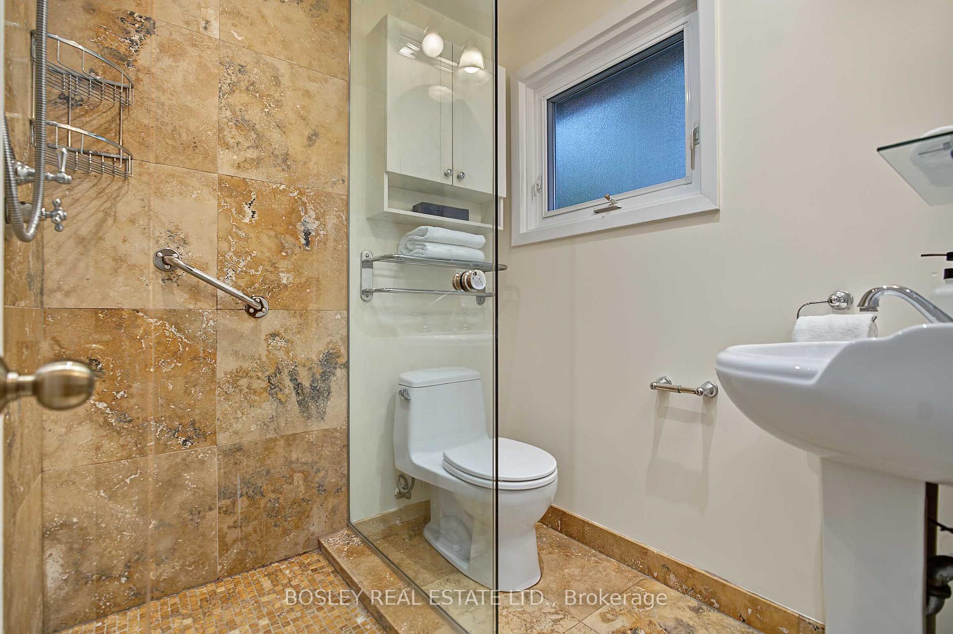 Photo 25 of 16 Shaughnessy Boulevard, North York, Henry Farm — HOMEH