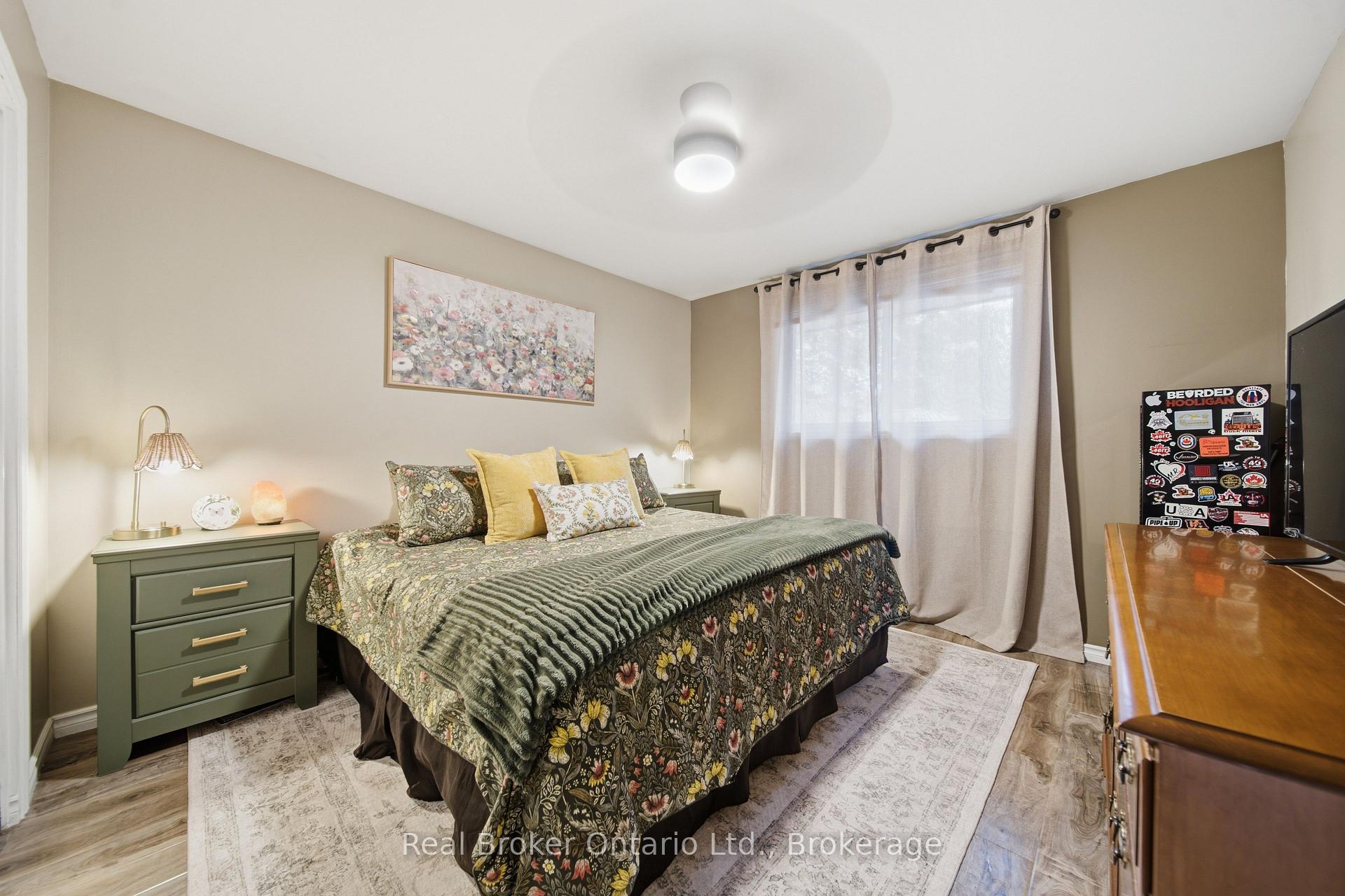 Photo 9 of 19 Argyle Drive, Guelph, Dovercliffe Park/Old University — HOMEH