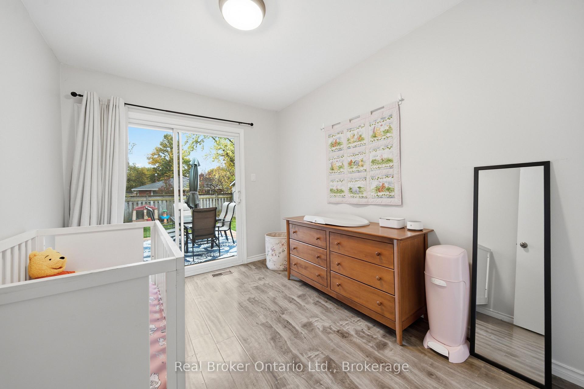 Photo 10 of 19 Argyle Drive, Guelph, Dovercliffe Park/Old University — HOMEH