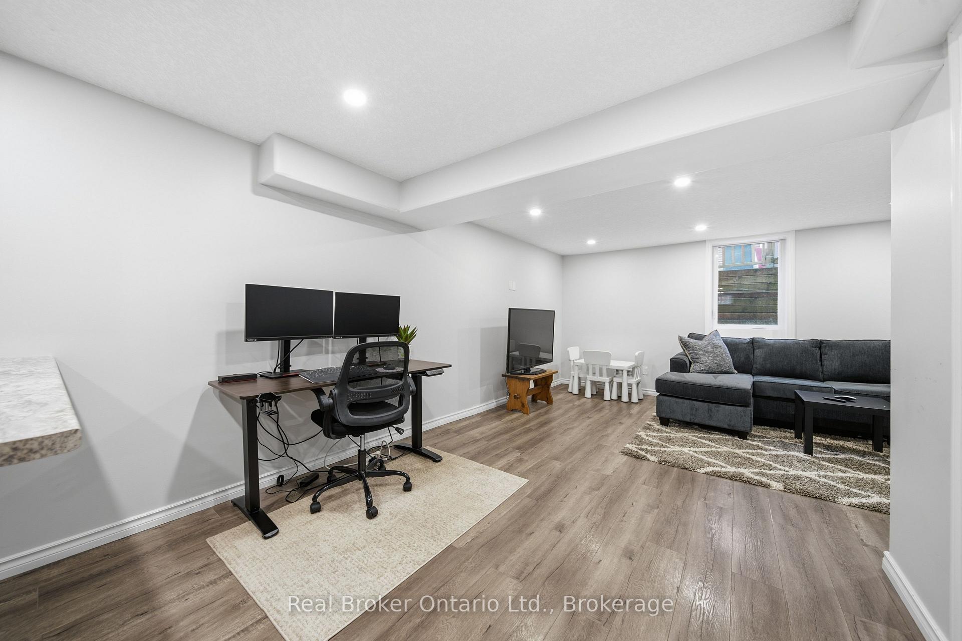 Photo 17 of 19 Argyle Drive, Guelph, Dovercliffe Park/Old University — HOMEH
