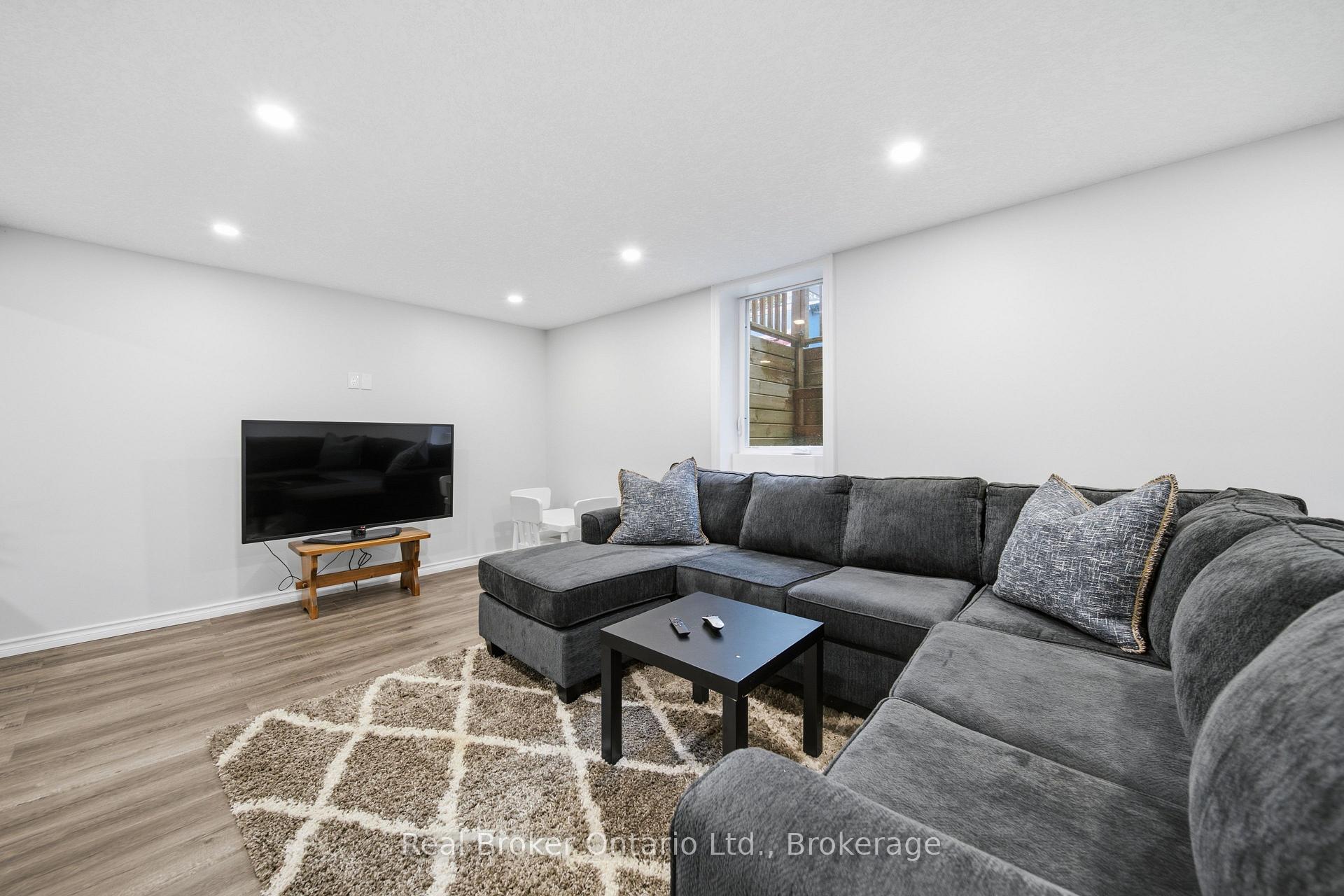 Photo 18 of 19 Argyle Drive, Guelph, Dovercliffe Park/Old University — HOMEH