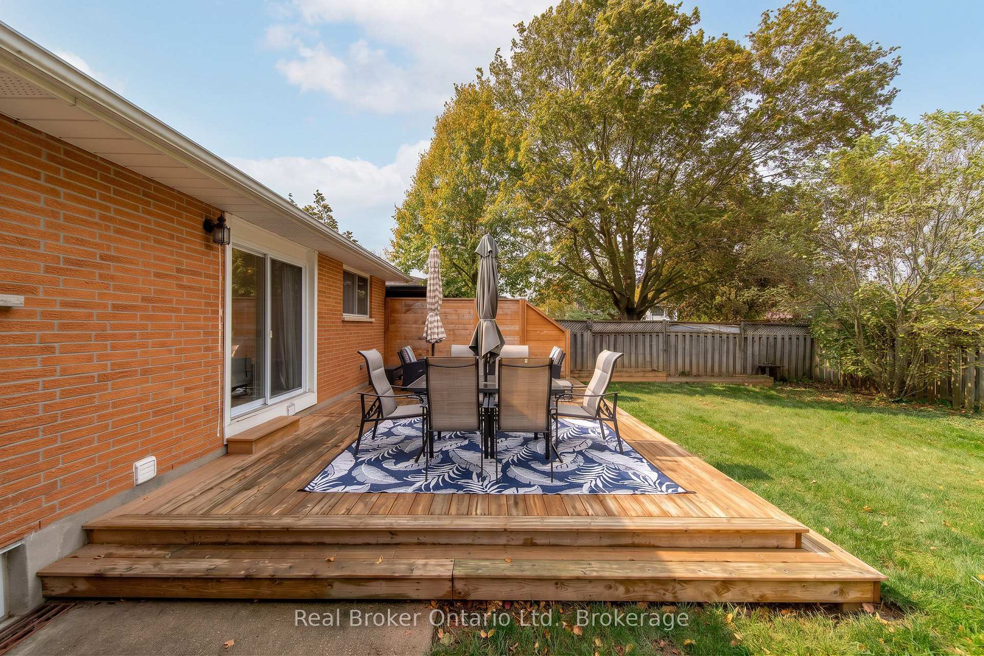 Photo 23 of 19 Argyle Drive, Guelph, Dovercliffe Park/Old University — HOMEH
